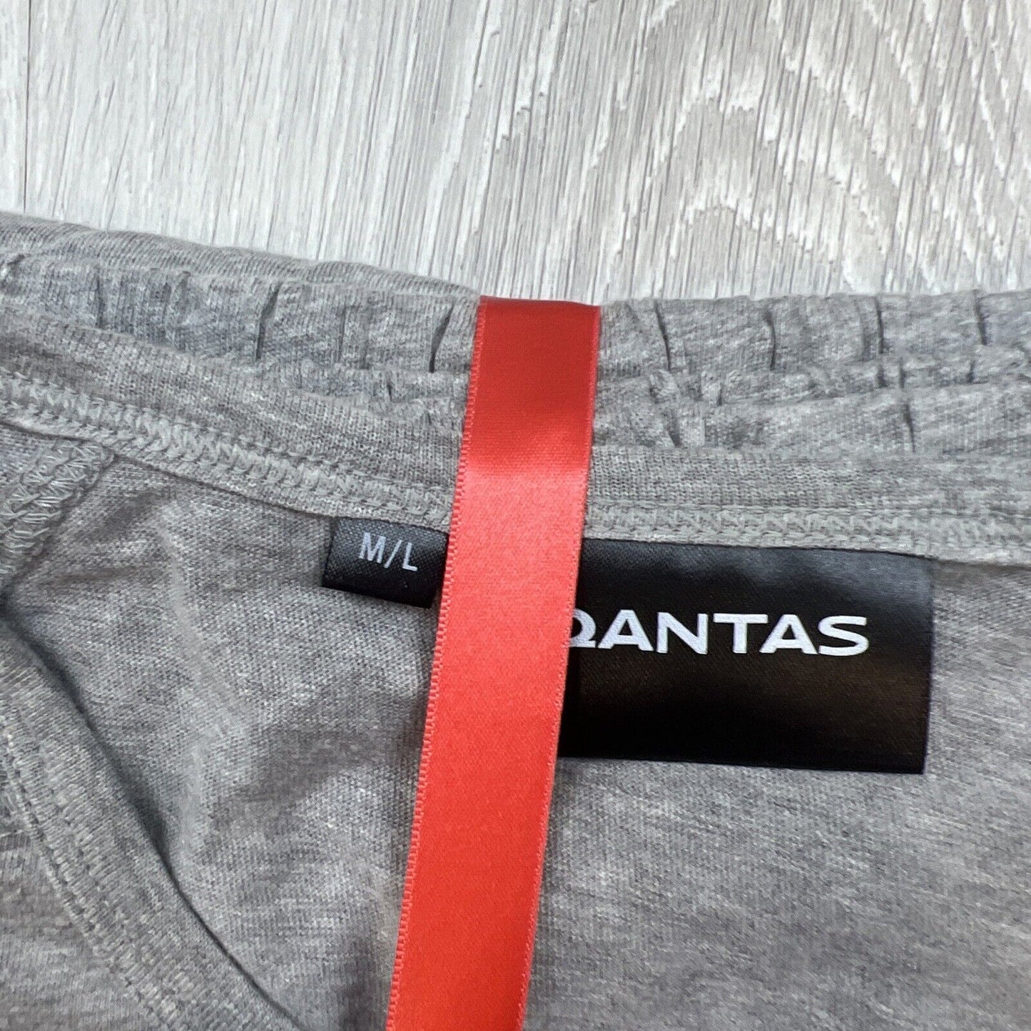 Rare Limited Edition Red Glitter Qantas Business Class Pyjamas Size M/L (New)