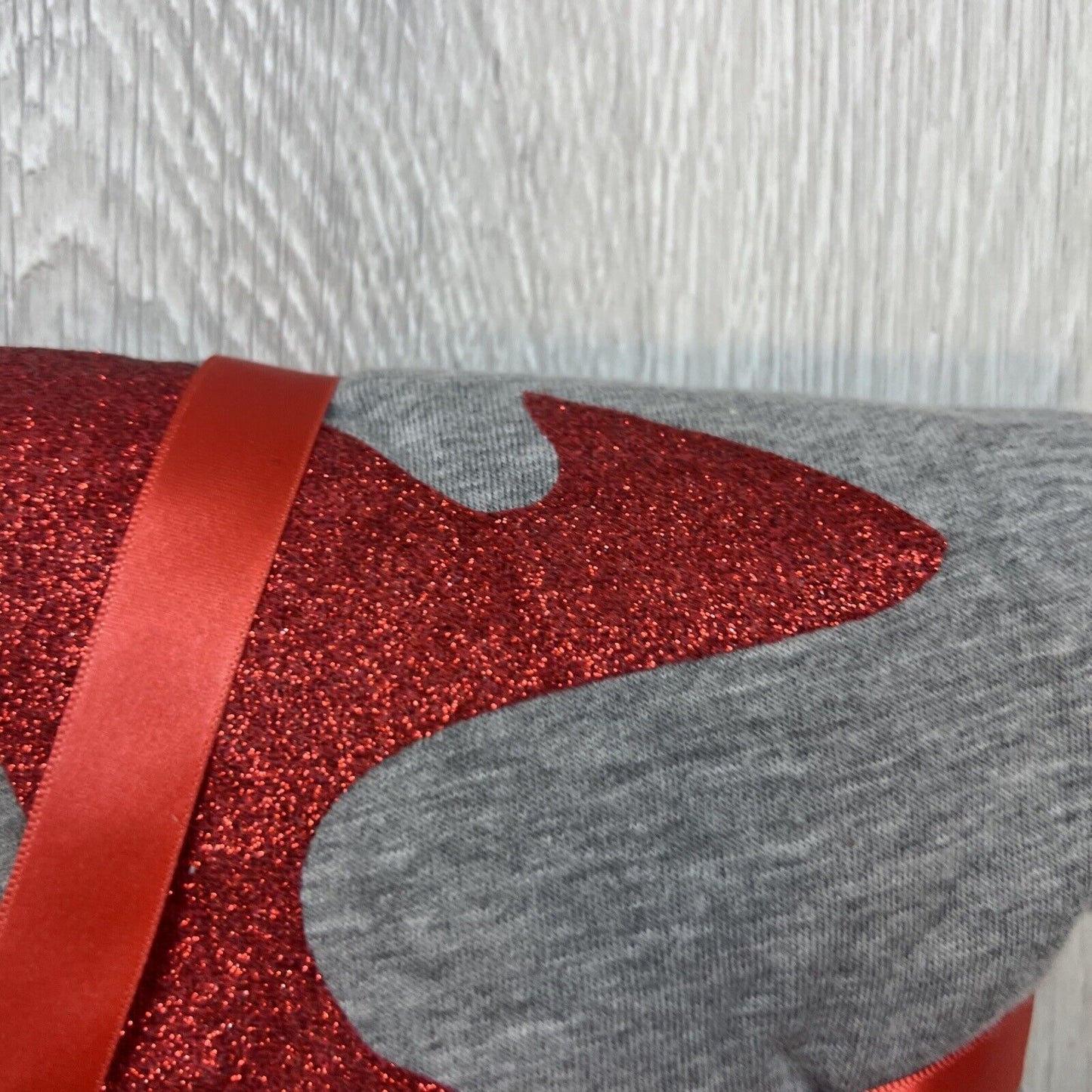 Rare Limited Edition Red Glitter Qantas Business Class Pyjamas Size M/L (New)