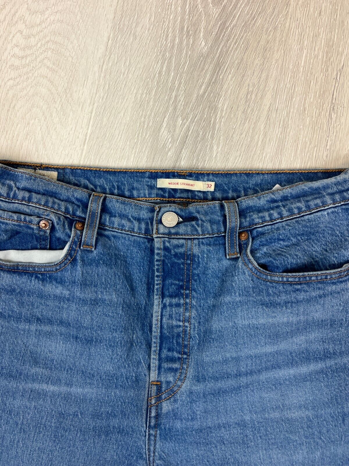 Levi’s Wedgie Womens Blue Straight Denim Jeans Size 32