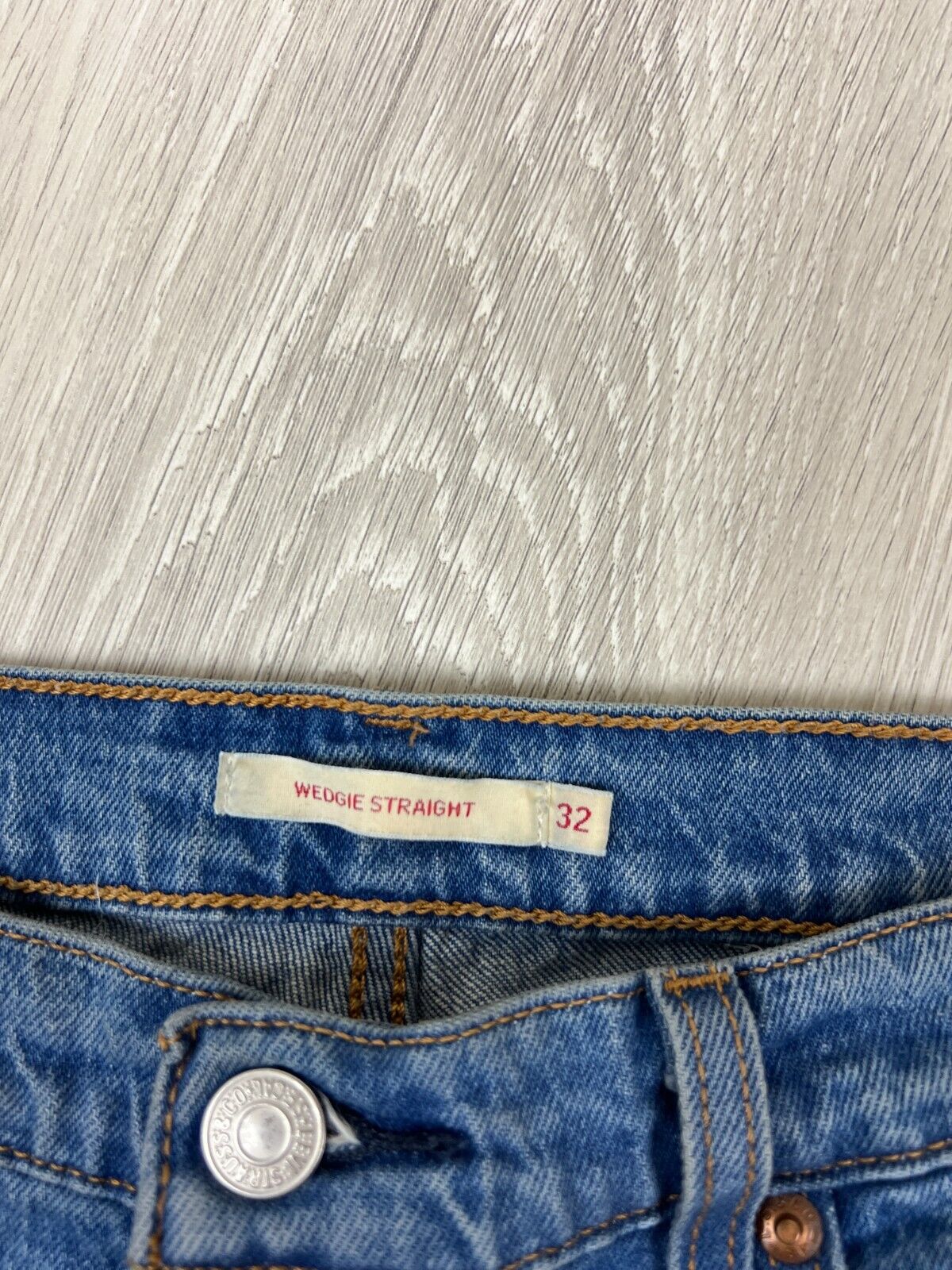 Levi’s Wedgie Womens Blue Straight Denim Jeans Size 32