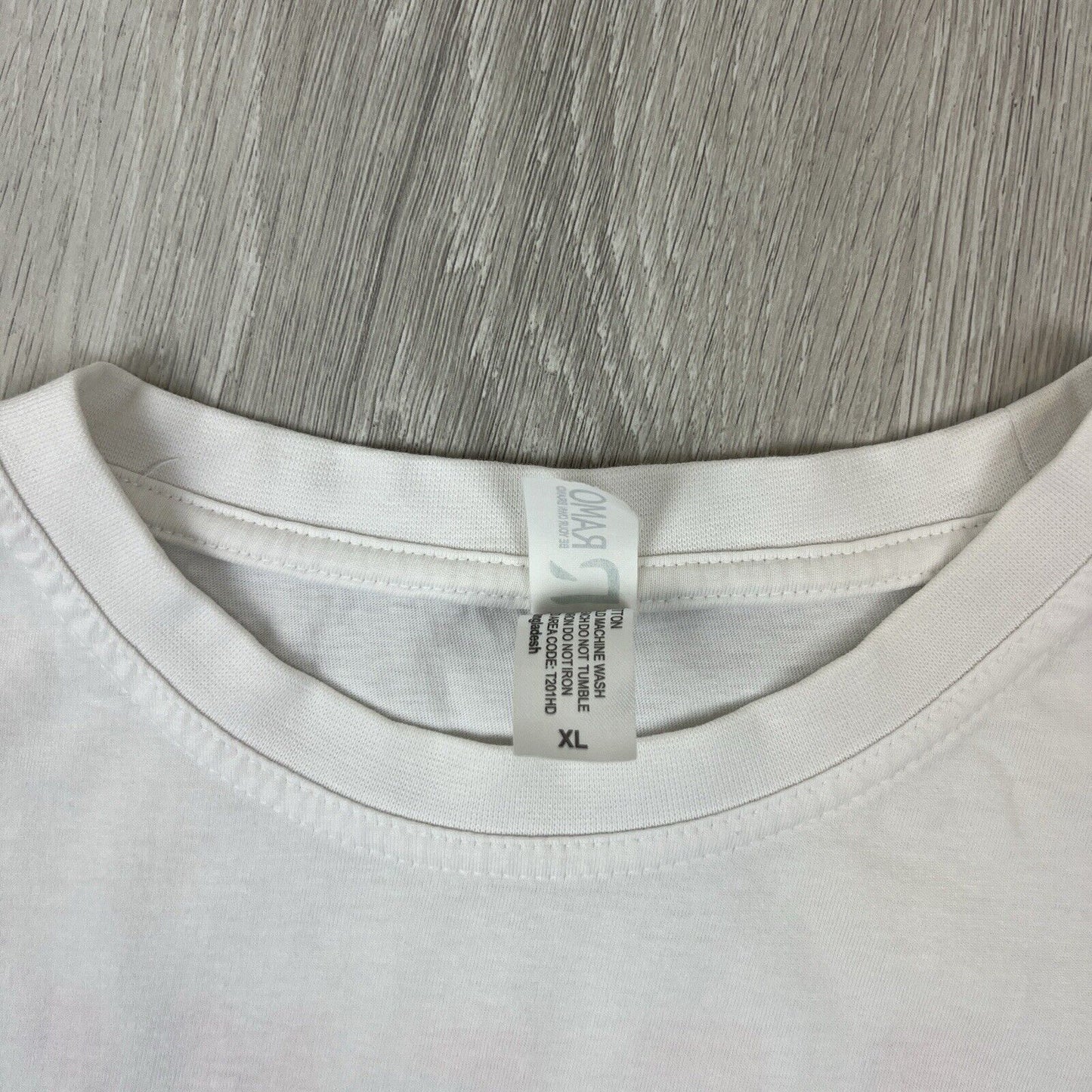 Taffy's Sports Bar Mens White T-Shirt Size Medium (Marked XL)