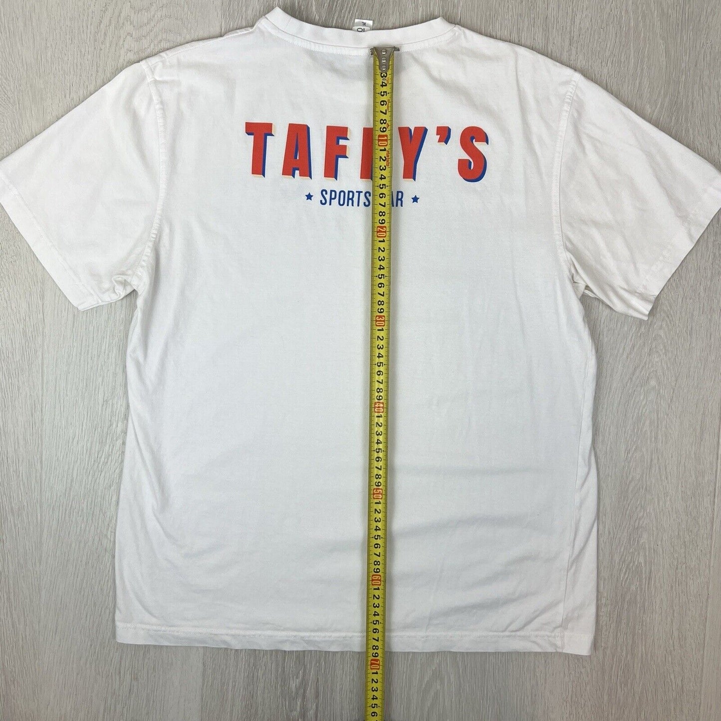 Taffy's Sports Bar Mens White T-Shirt Size Medium (Marked XL)
