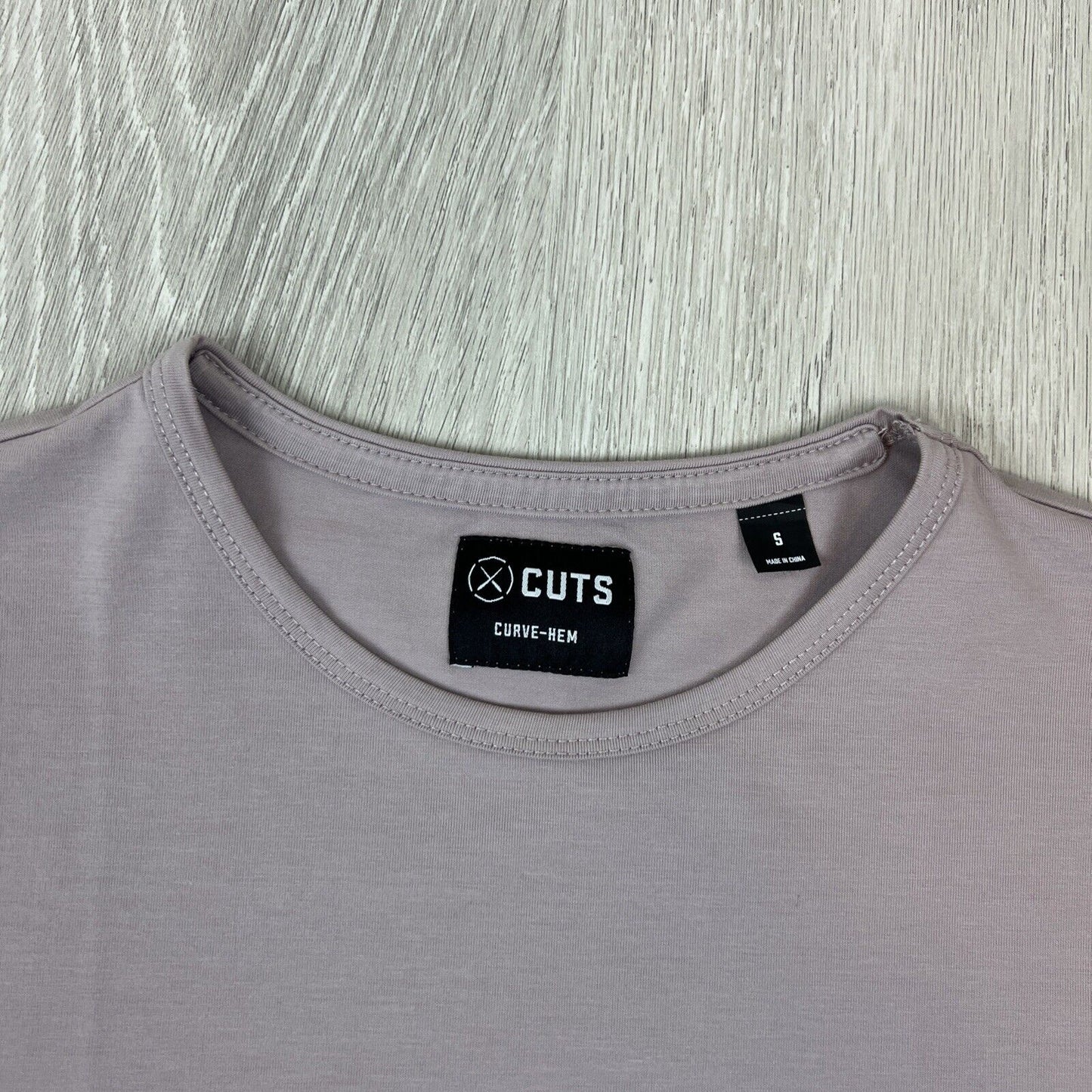 Cuts Mens Curve-Hem Tee T-shirt Size Small