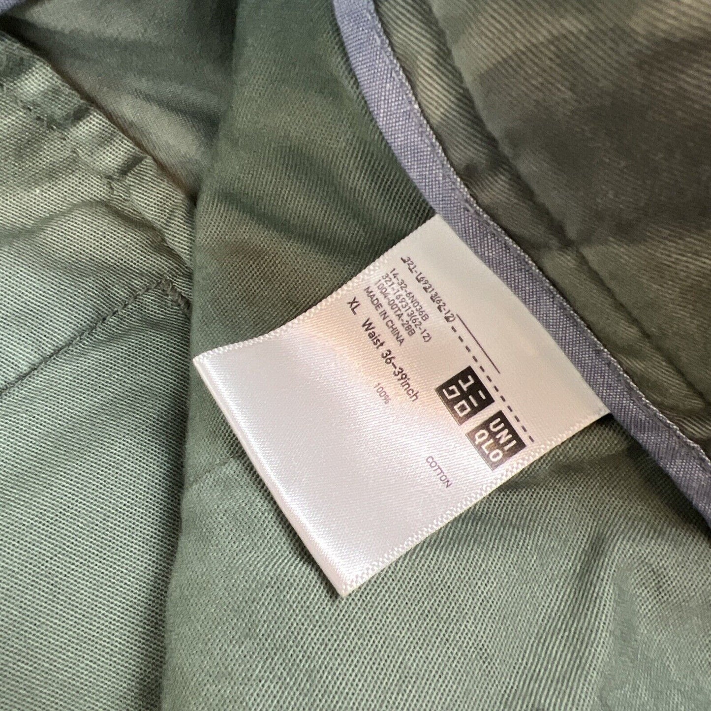 Uniqlo Mens Green Camouflage Chino Shorts Size XL