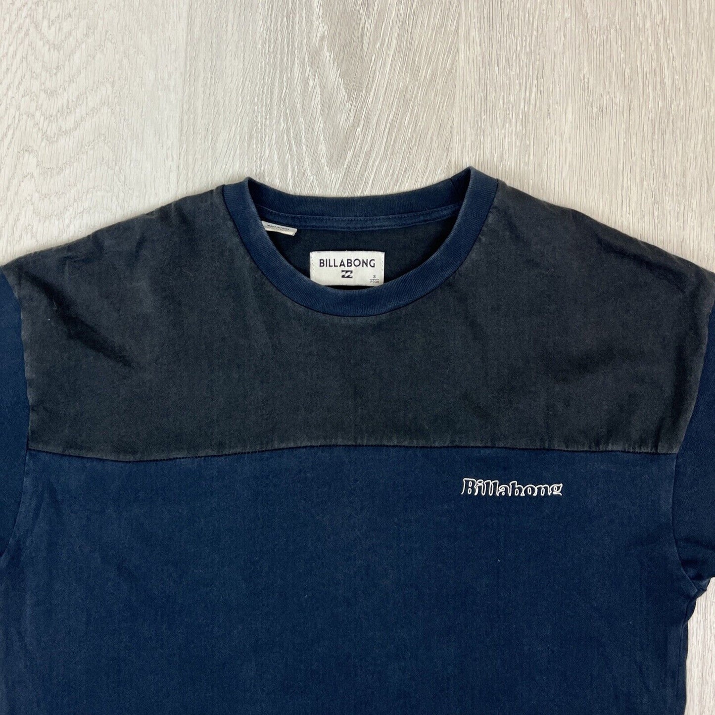 Billabong Men’s T-Shirt Size Small