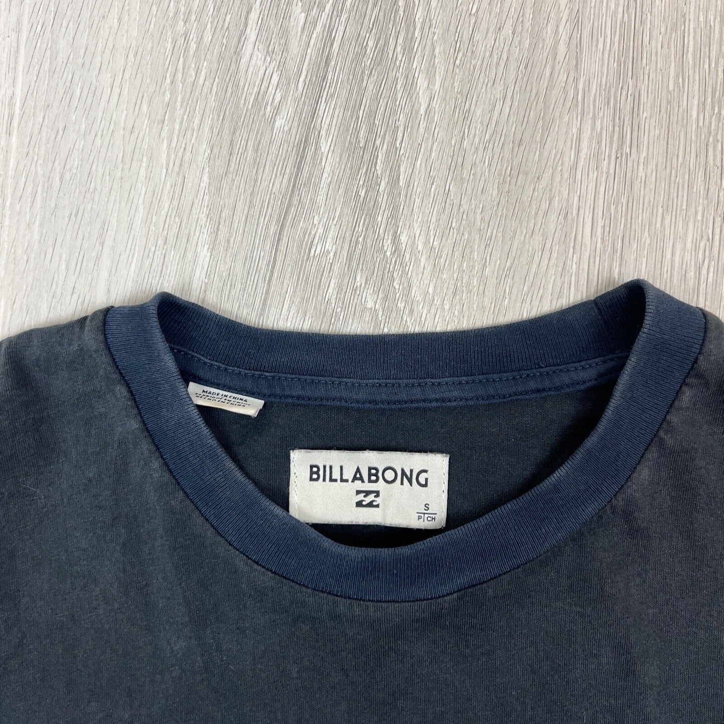 Billabong Men’s T-Shirt Size Small