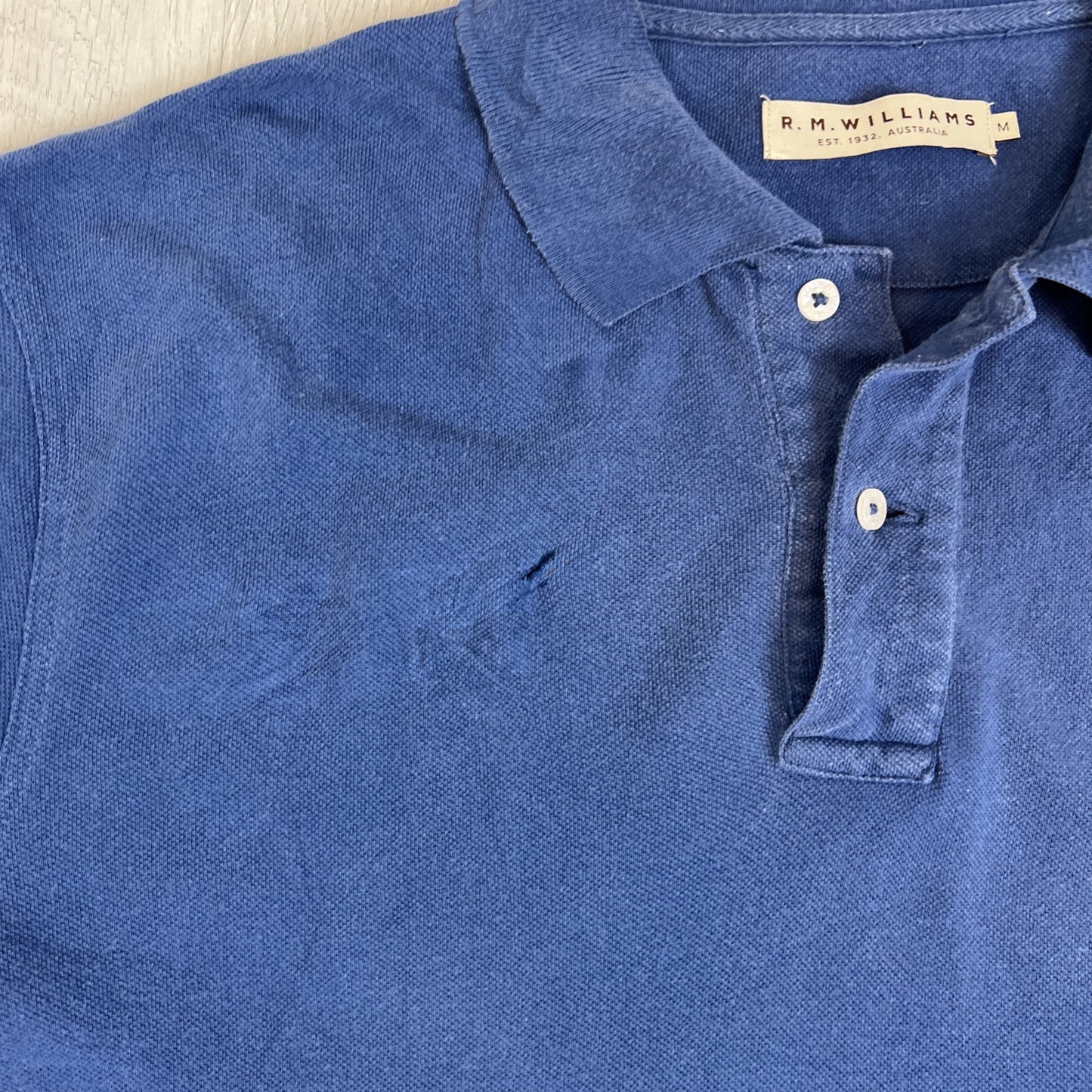 R.M. Williams Mens Regular Fit Blue Short Sleeve Polo Shirt Size Medium (Damaged