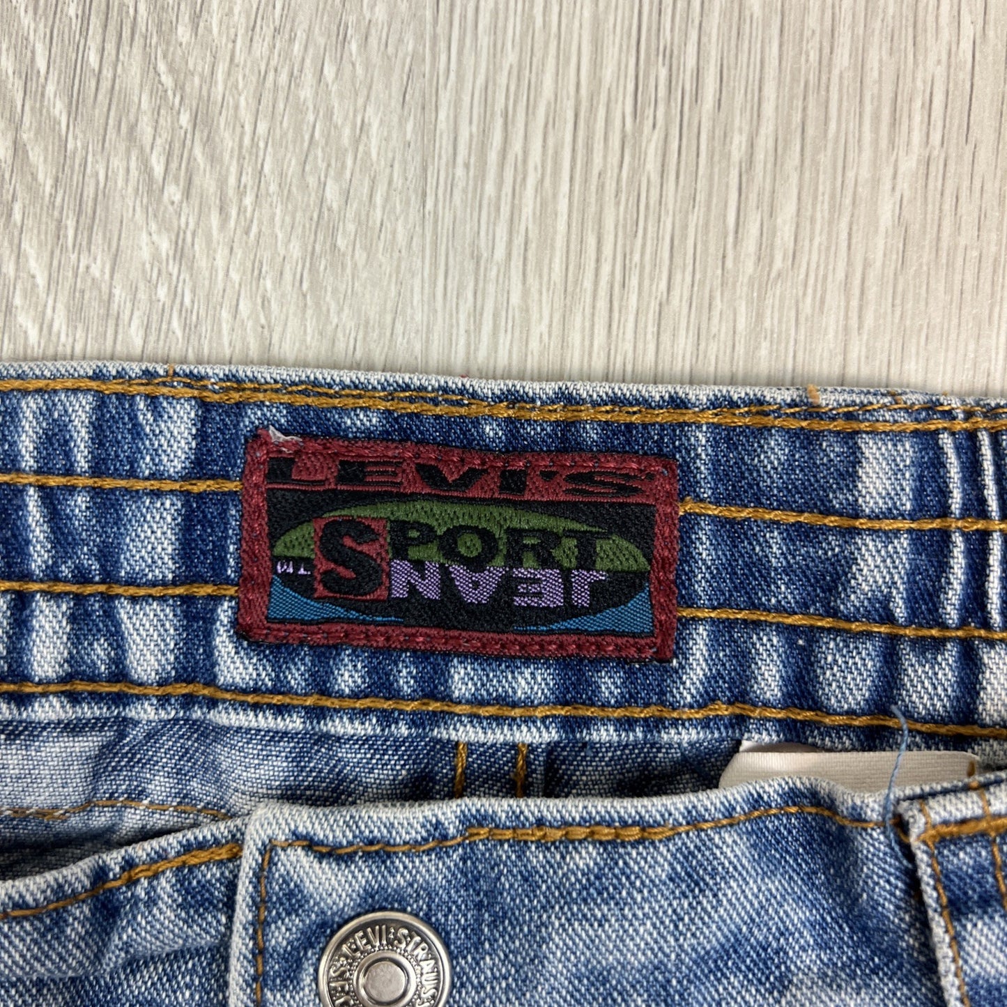 Levis Sport Jeans Womens Tapered Blue Denim Jeans Size 28 x 30