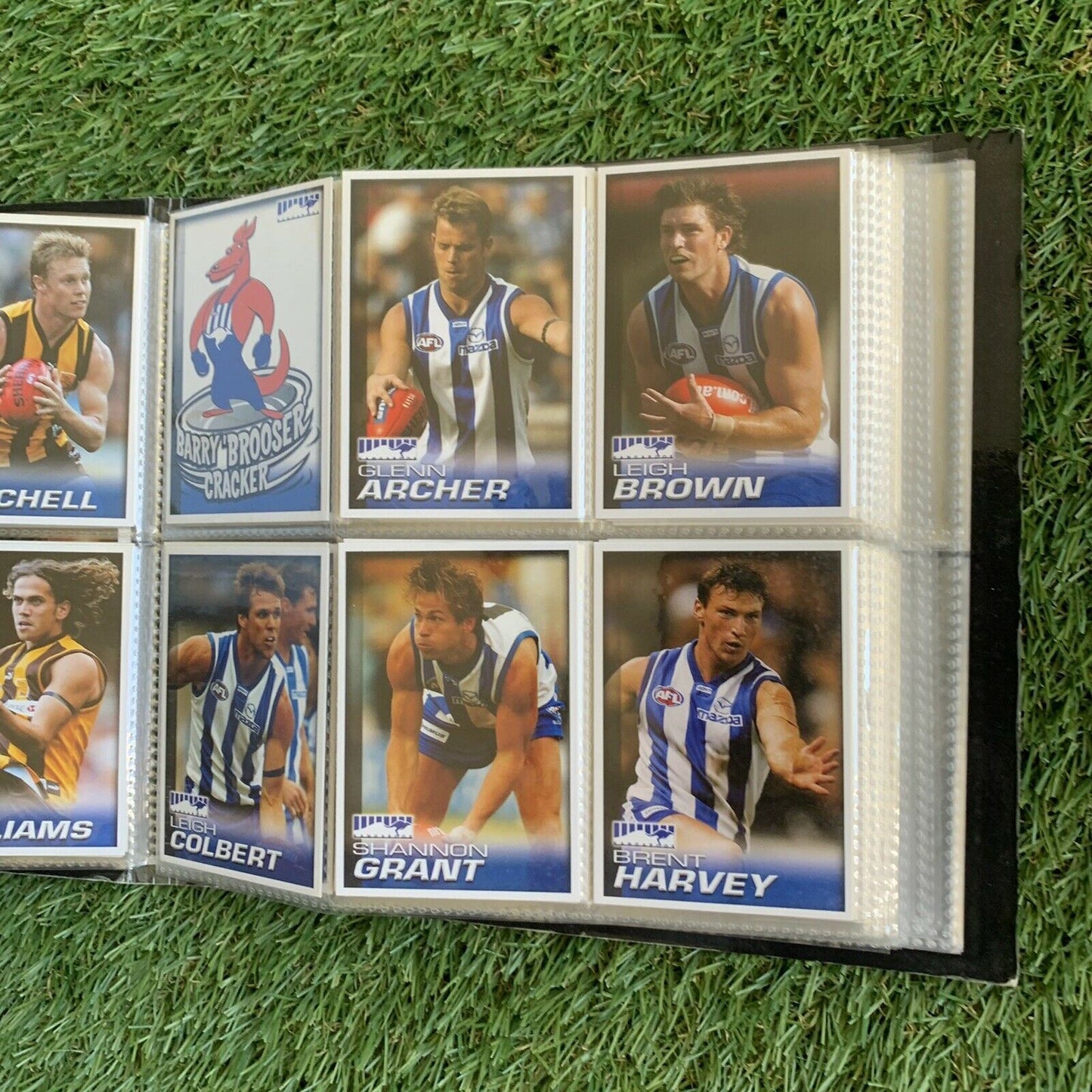 2005 Official AFL Collectors Album & Heaps of Cards (150+ Cards) Aussie Rules