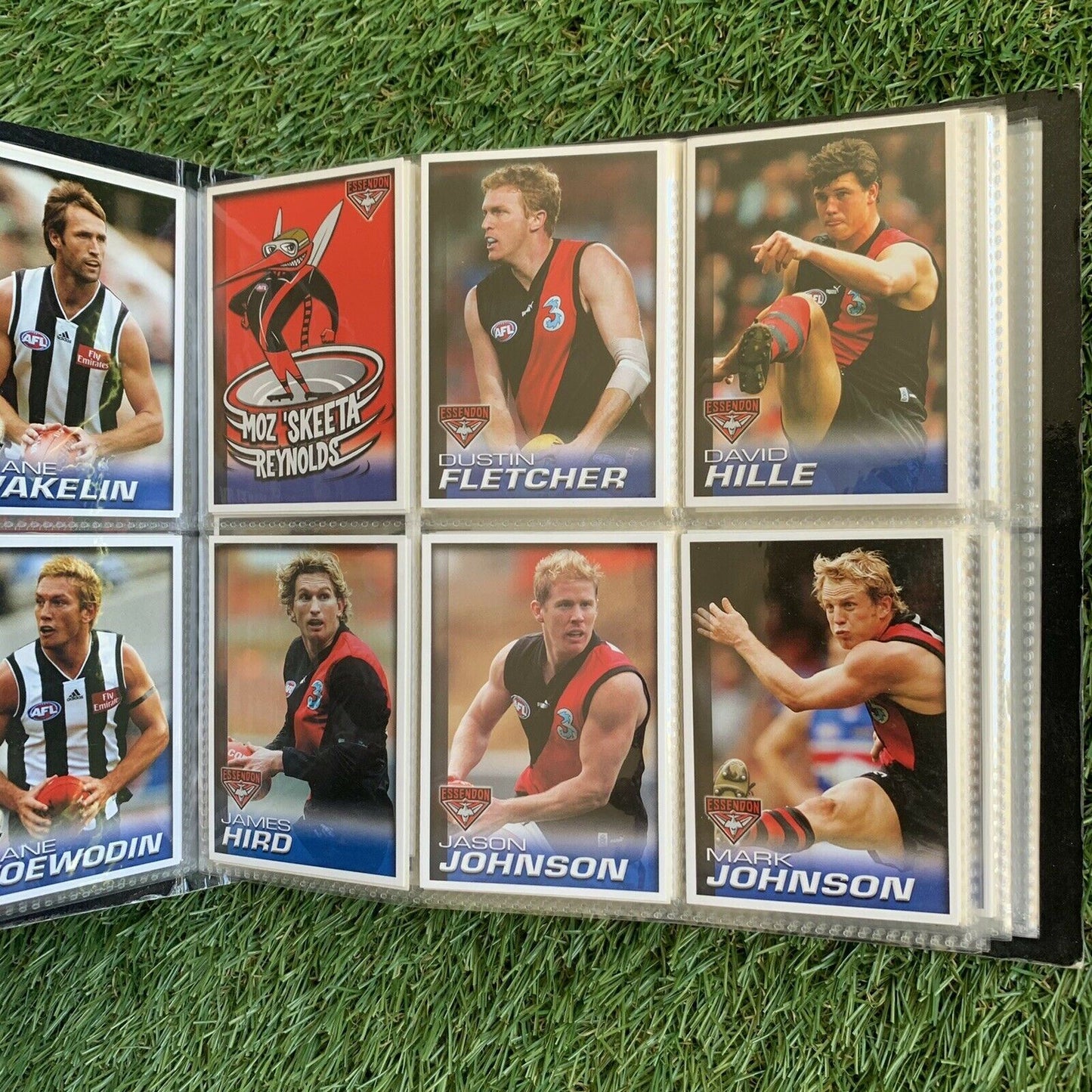 2005 Official AFL Collectors Album & Heaps of Cards (150+ Cards) Aussie Rules