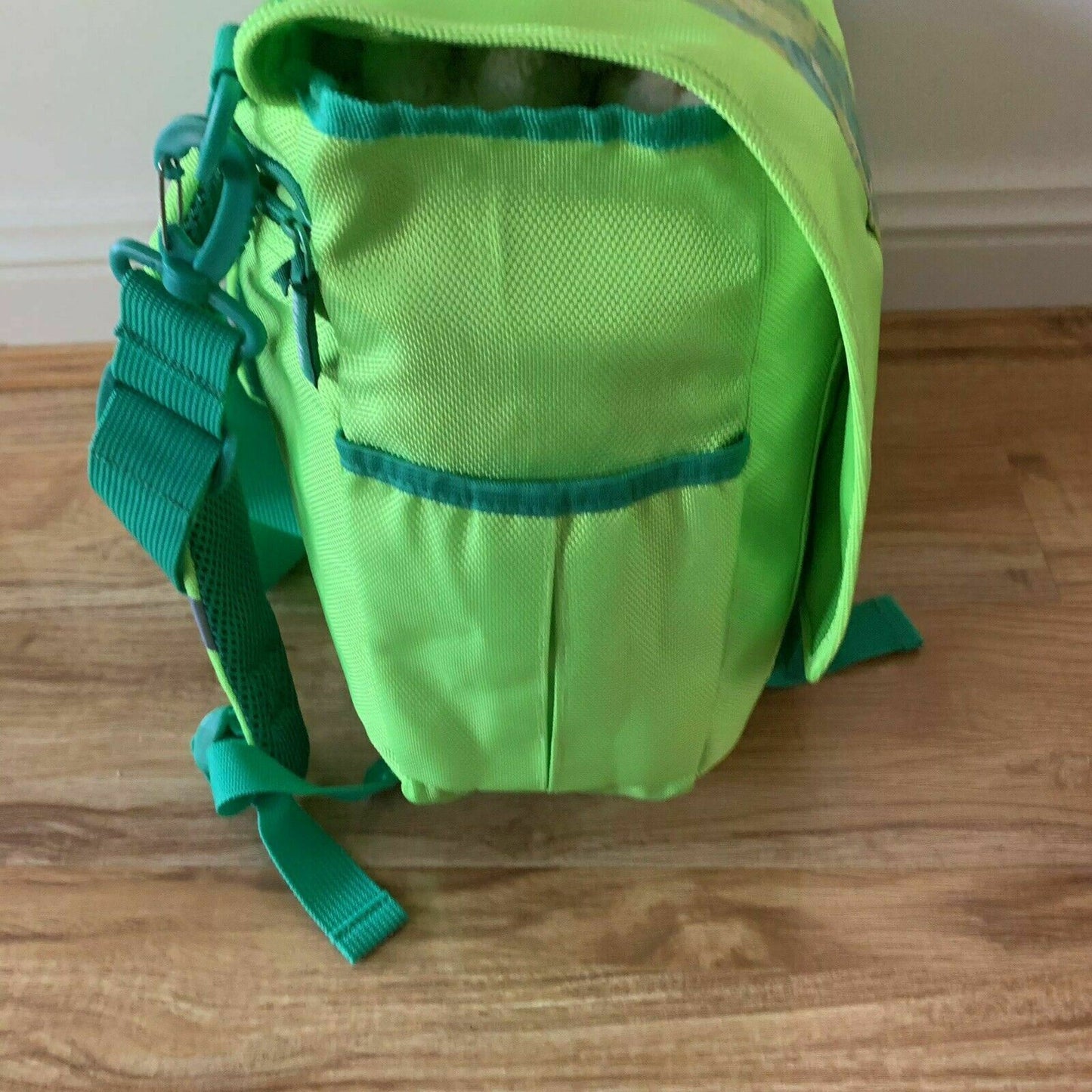 Tupperware Convertible Green Bag Satchel Converts to a Backpack