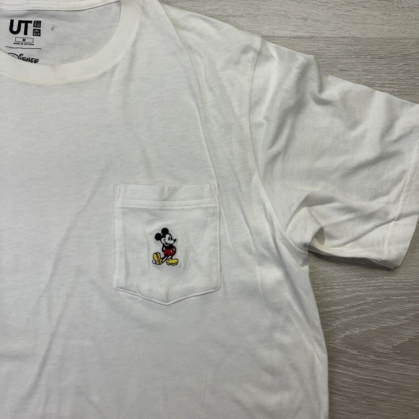 Uniqlo x Disney Unisex White T-Shirt Size Medium Mickey Mouse Pocket Embroidered