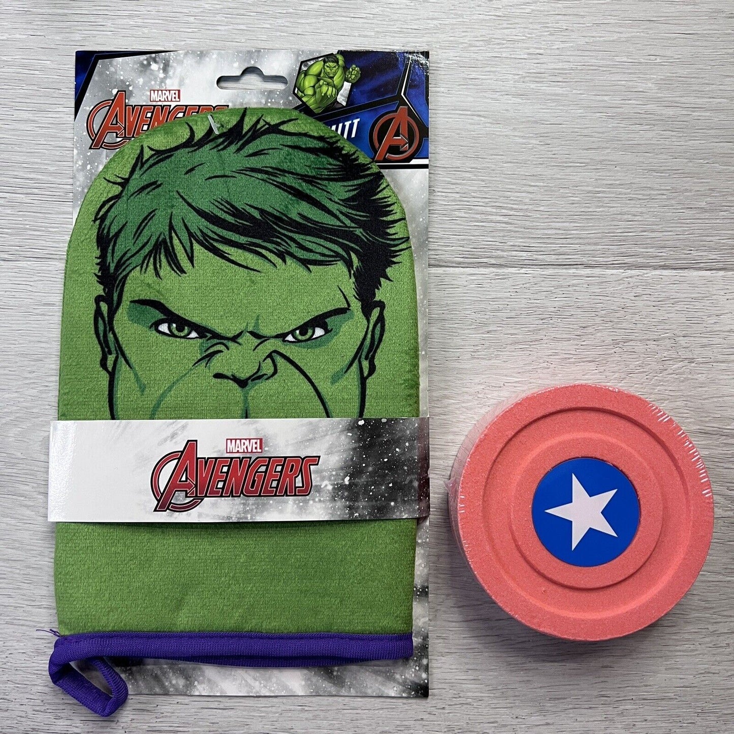 Marvel The Hulk Bath Mitt & Marvel Bath Bomb