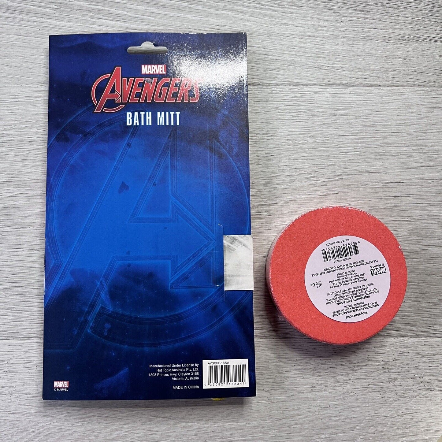 Marvel Avengers Iron ManBath Mitt & Marvel Bath Bomb