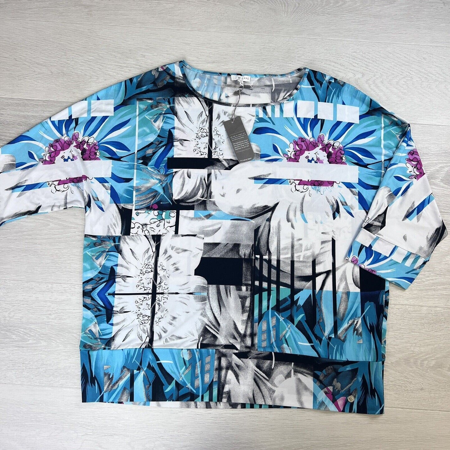 W. Lane Women's blouse Size XXL (New with tags)