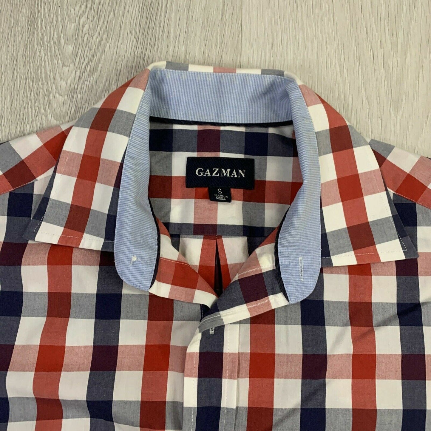 Gazman Mens Short Sleeve Button Up Shirt Size Small (measures closer to M/L)