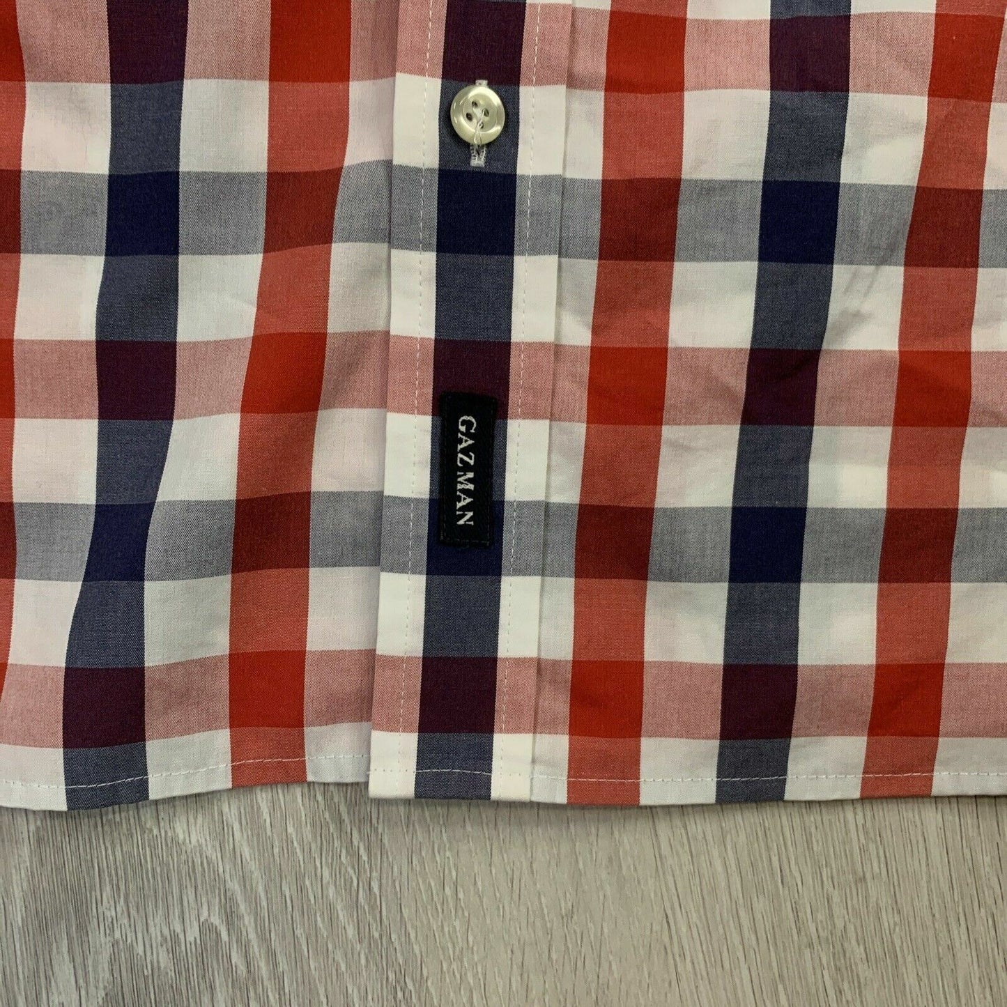 Gazman Mens Short Sleeve Button Up Shirt Size Small (measures closer to M/L)