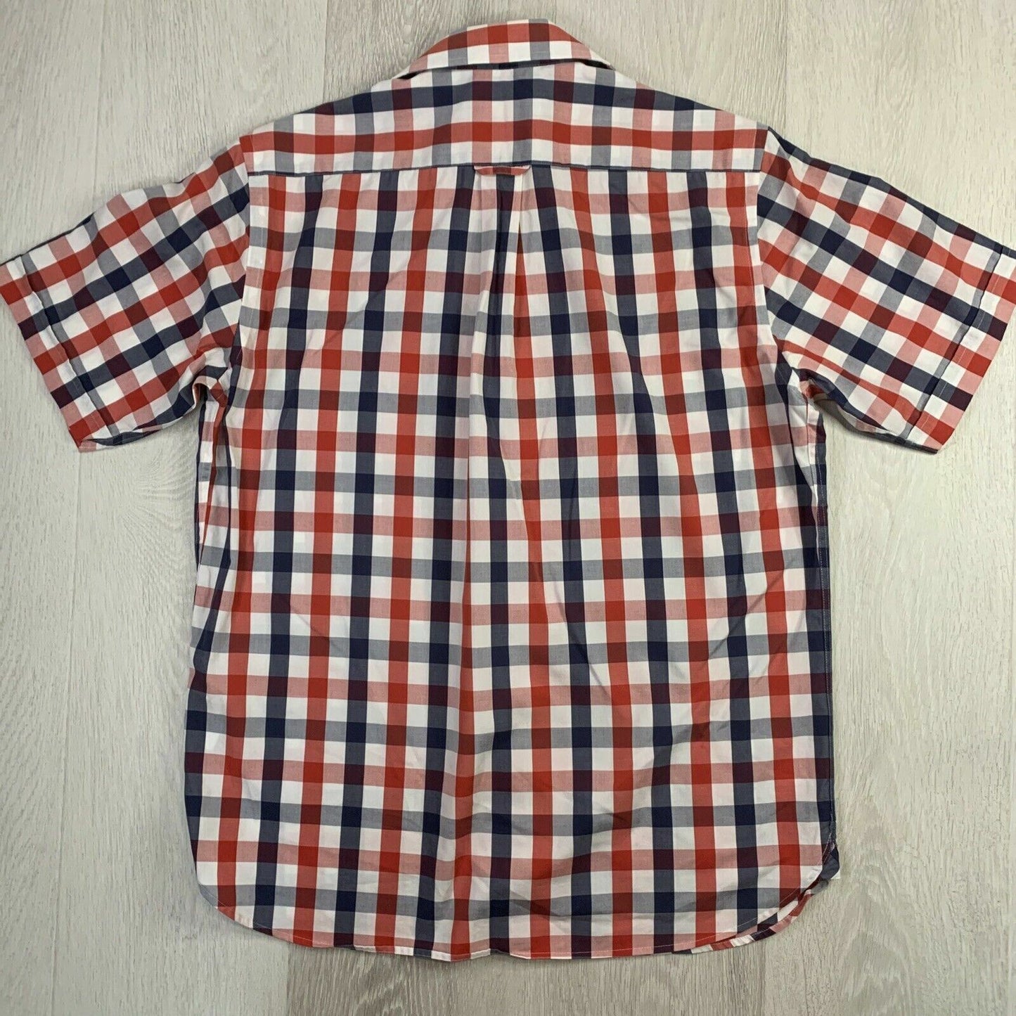 Gazman Mens Short Sleeve Button Up Shirt Size Small (measures closer to M/L)