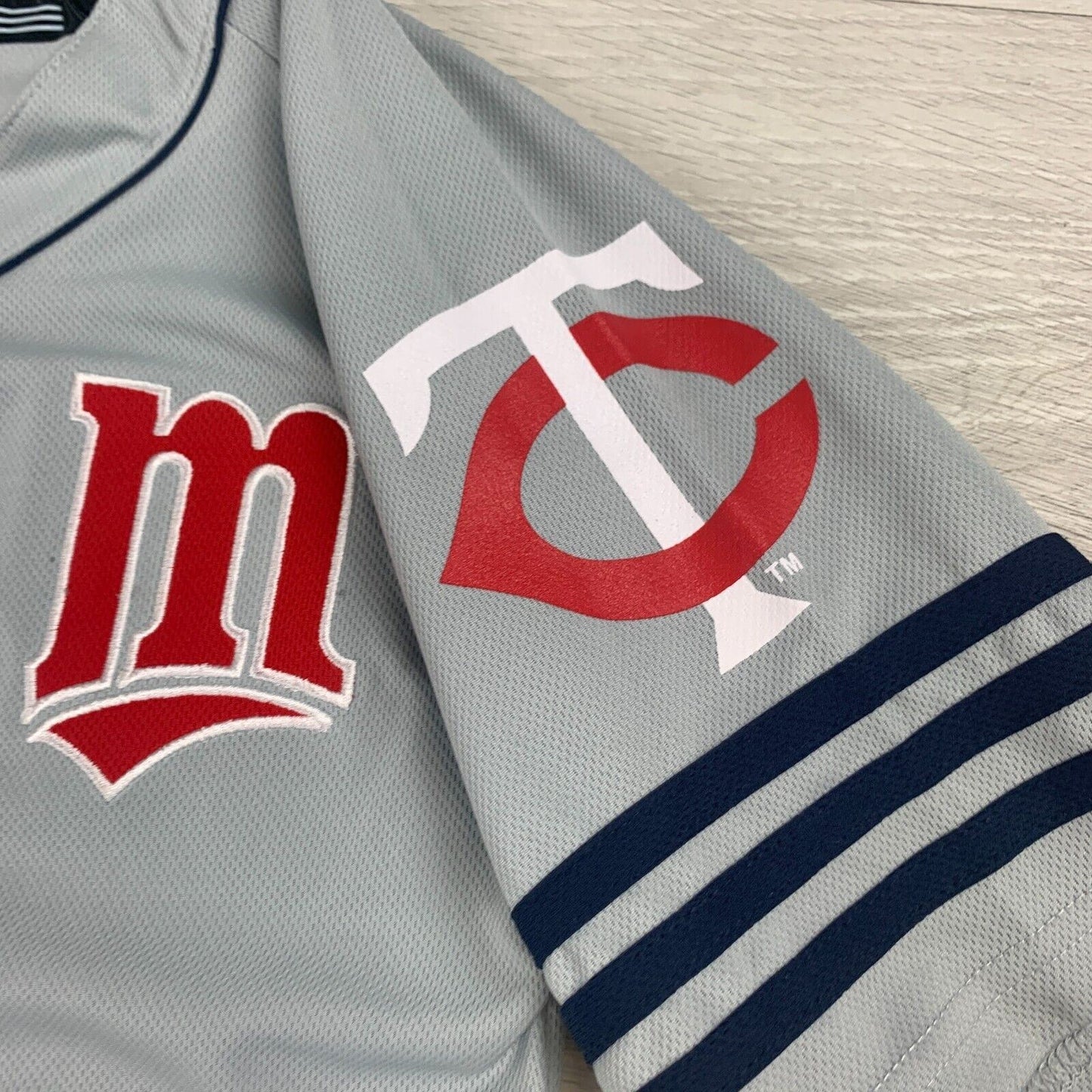 adidas Minnesota Twins Baseball Jersey Size Youth Medium (10-12 Years approx)