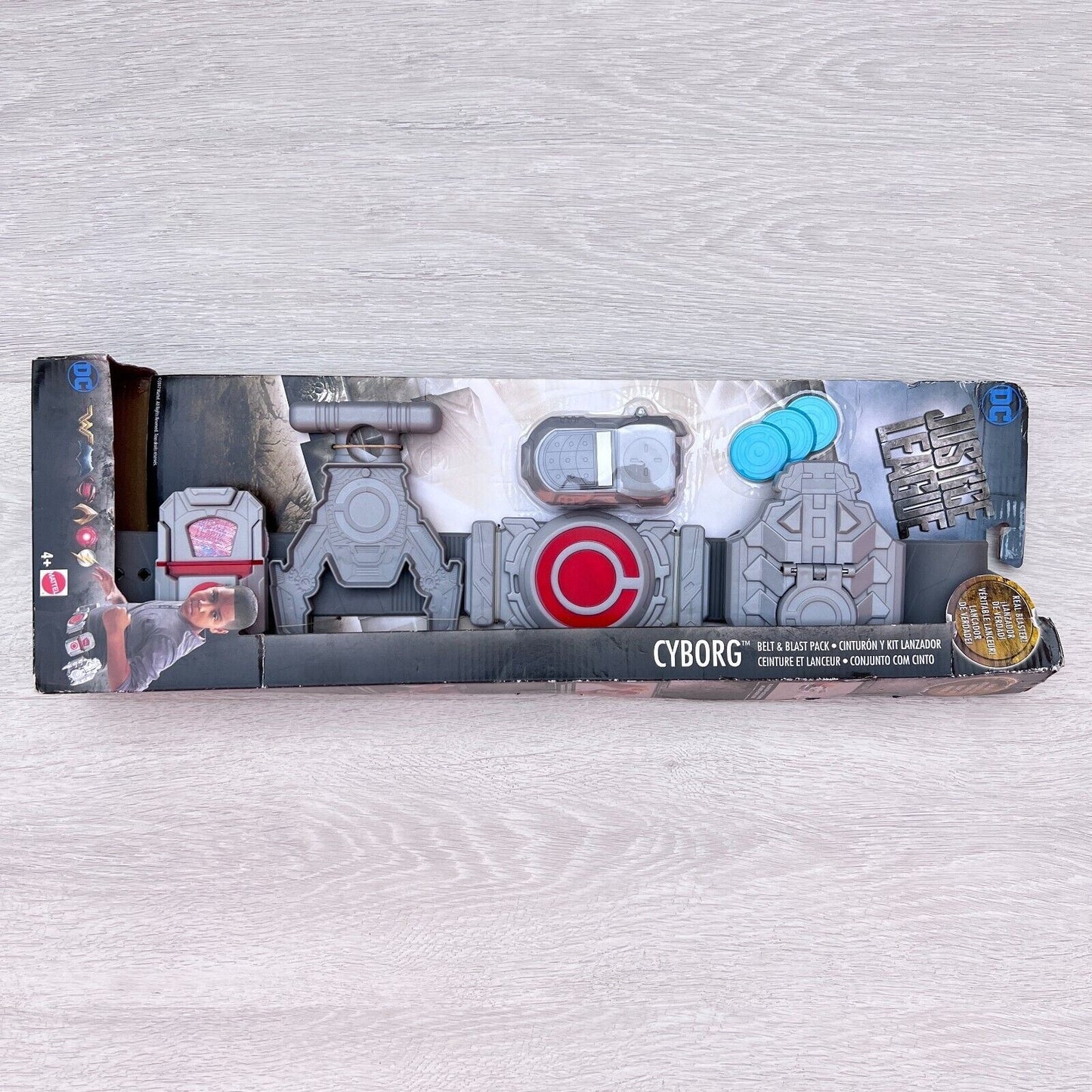 Mattel DC Justice League Cyborg Belt & Blast Pack (New)