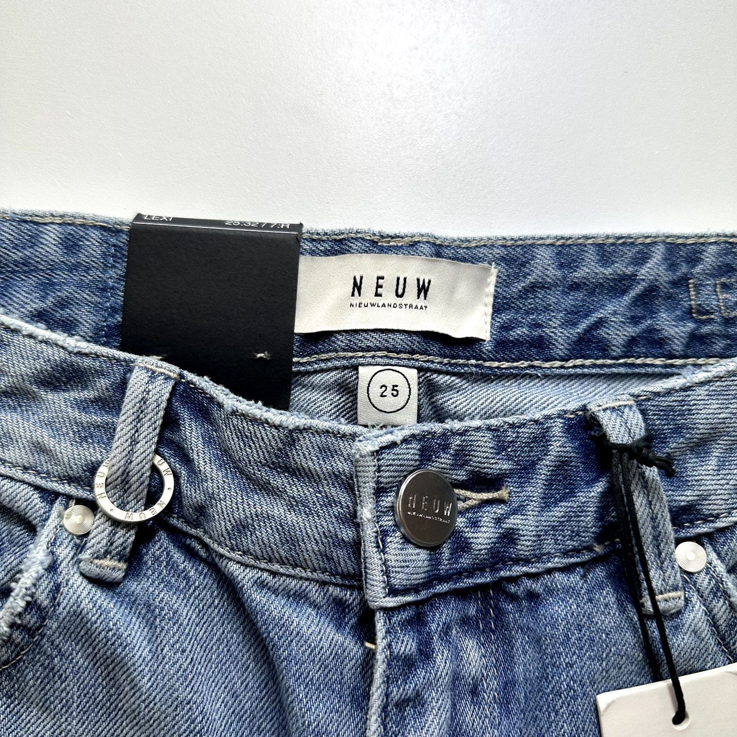 Neuw Lexi High Straight Womens Jeans Size 25 (New)