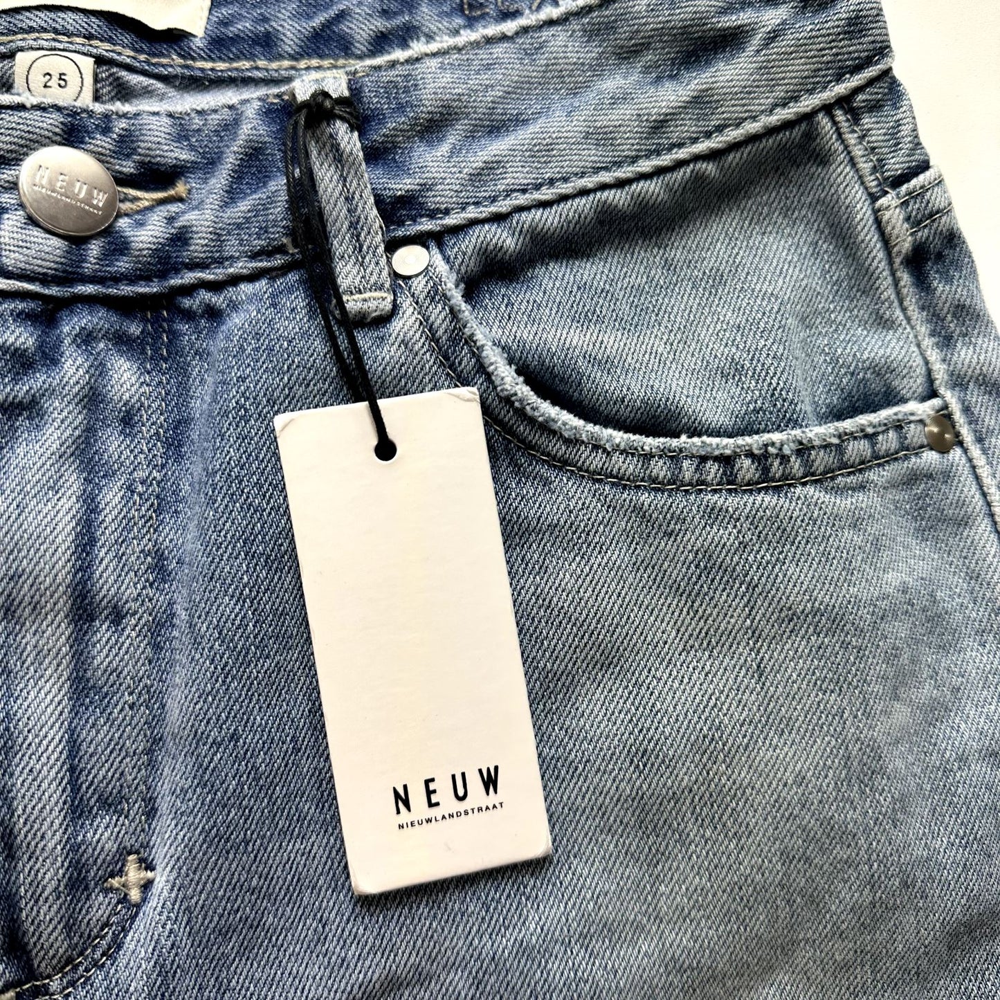 Neuw Lexi High Straight Womens Jeans Size 25 (New)