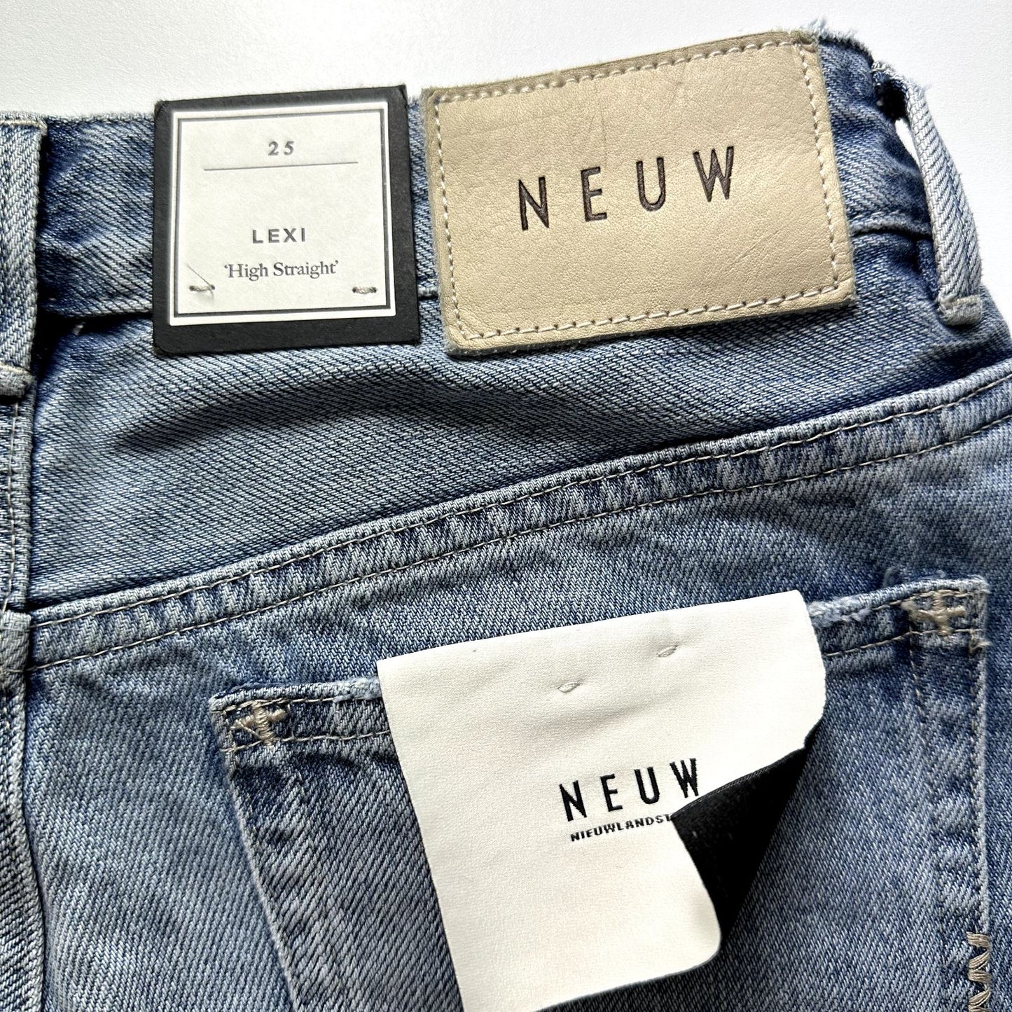 Neuw Lexi High Straight Womens Jeans Size 25 (New)