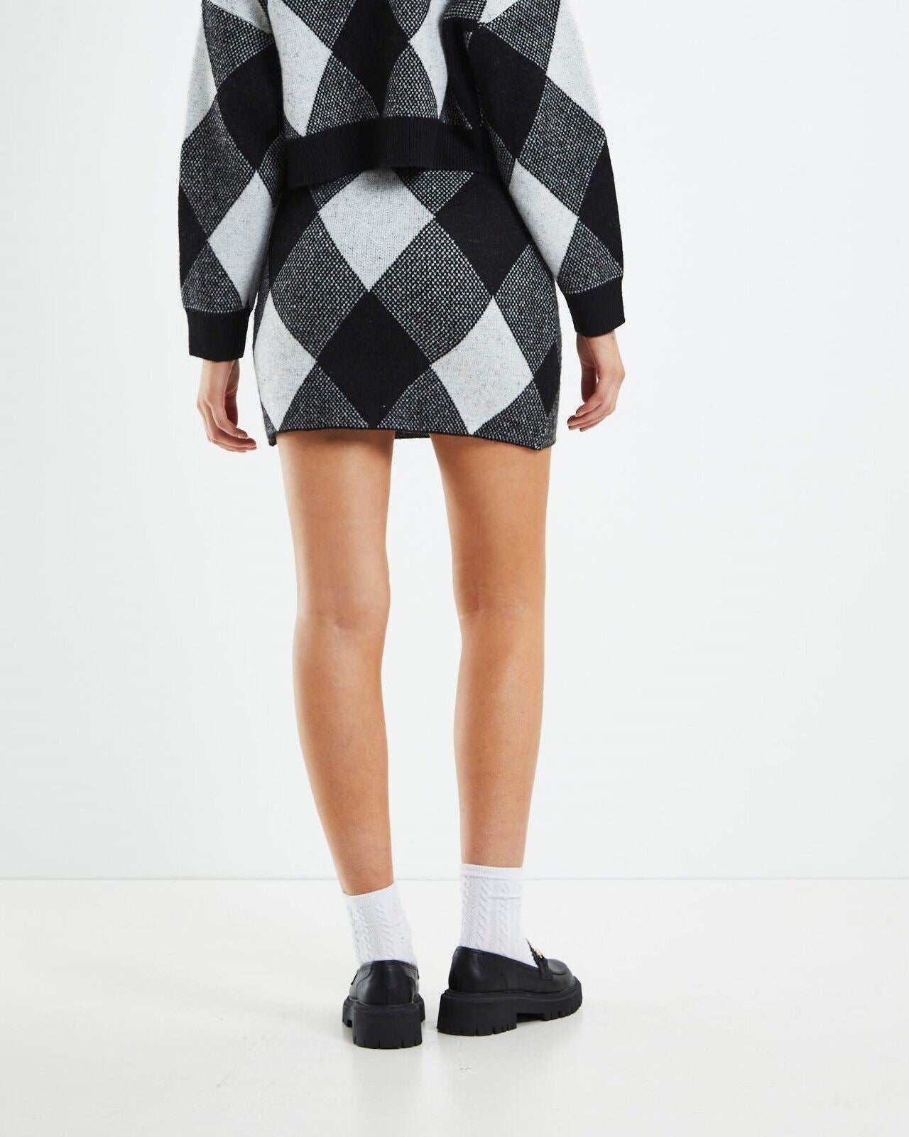 Subtitled Diamond Check Knit Mini Skirt Size Medium (New)
