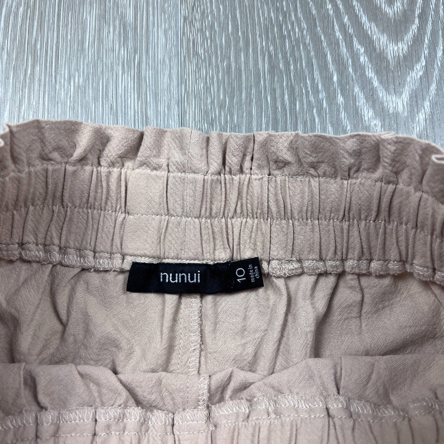 Nunui Womens Beige Casual Short Size 10