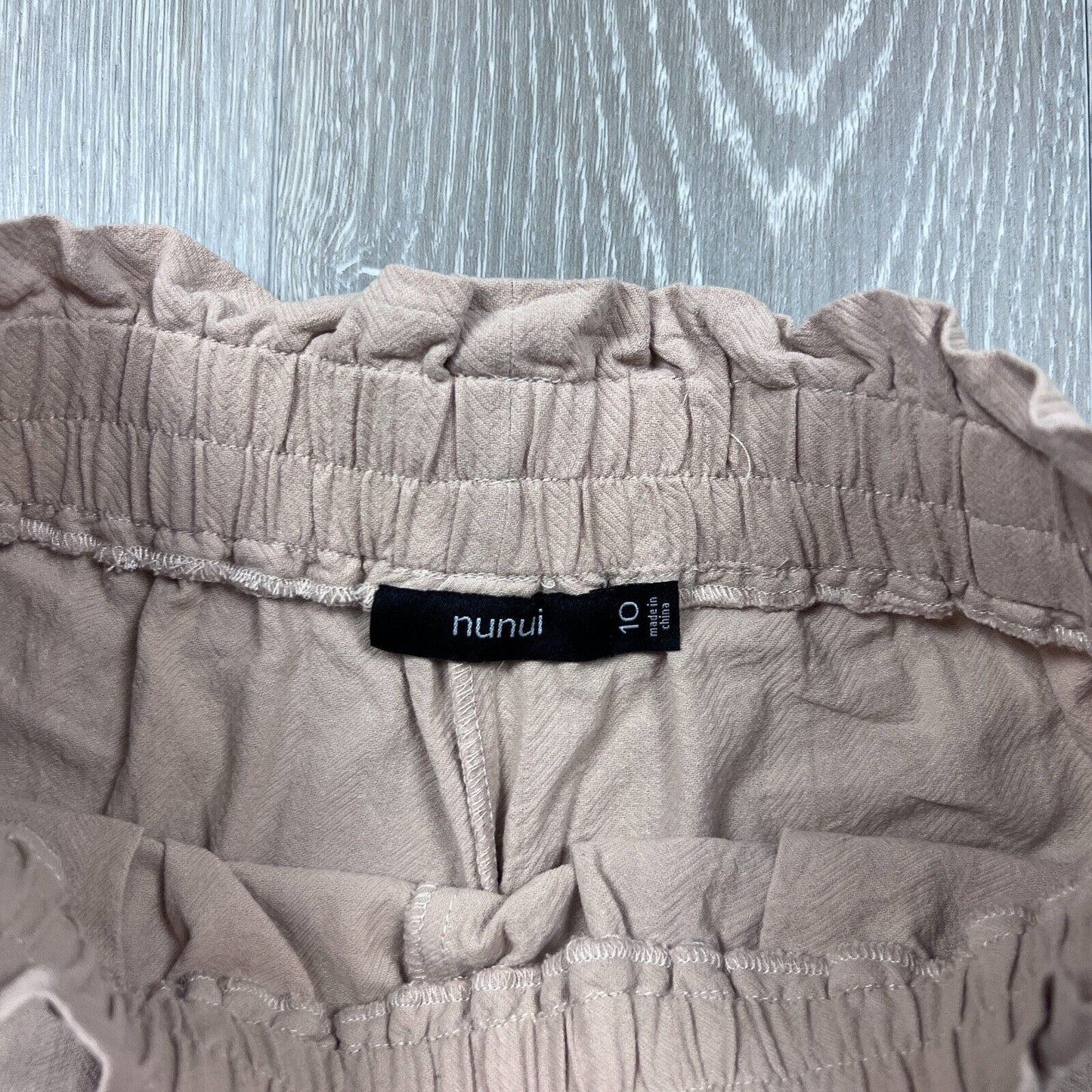 Nunui Womens Beige Casual Short Size 10
