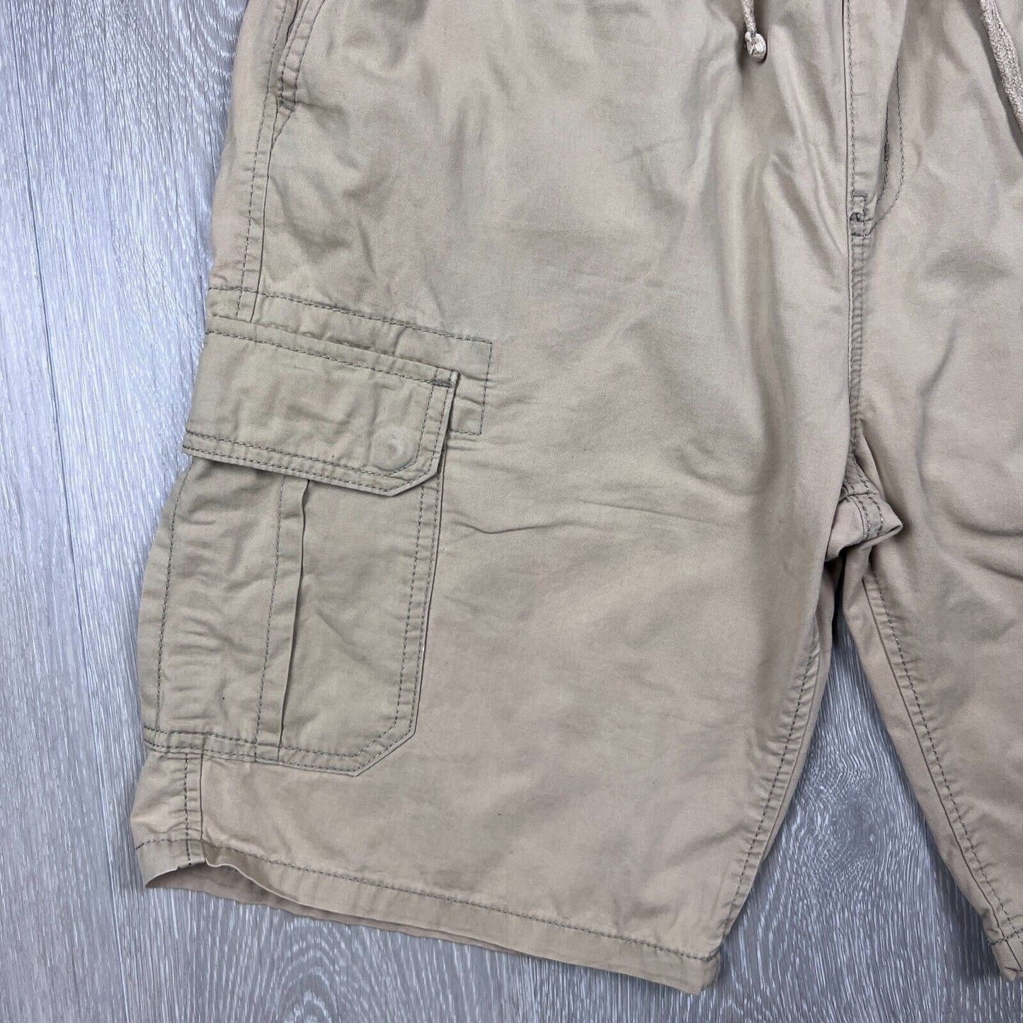 Emerson Mens Beige Cargo Shorts Size Medium