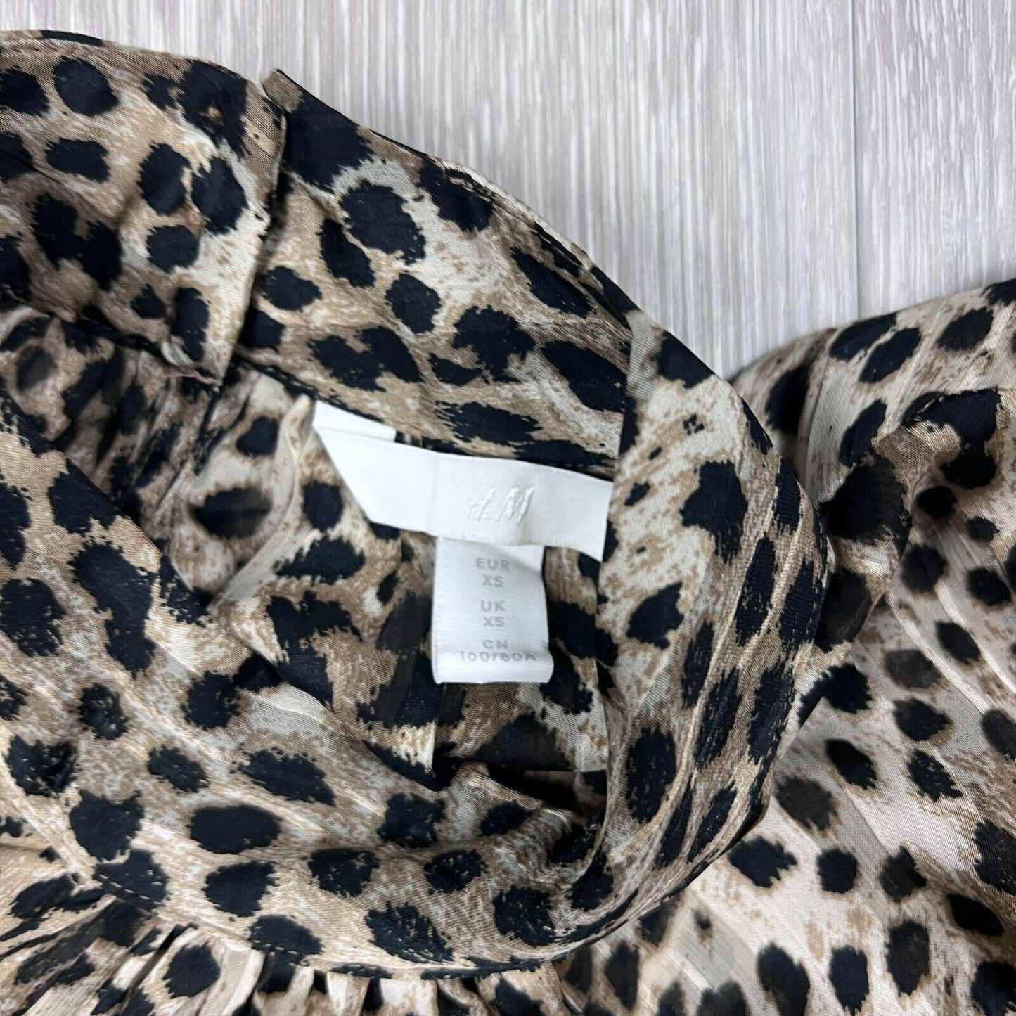 H&M Womens Long Sleeve Animal Top Blouse Size XS