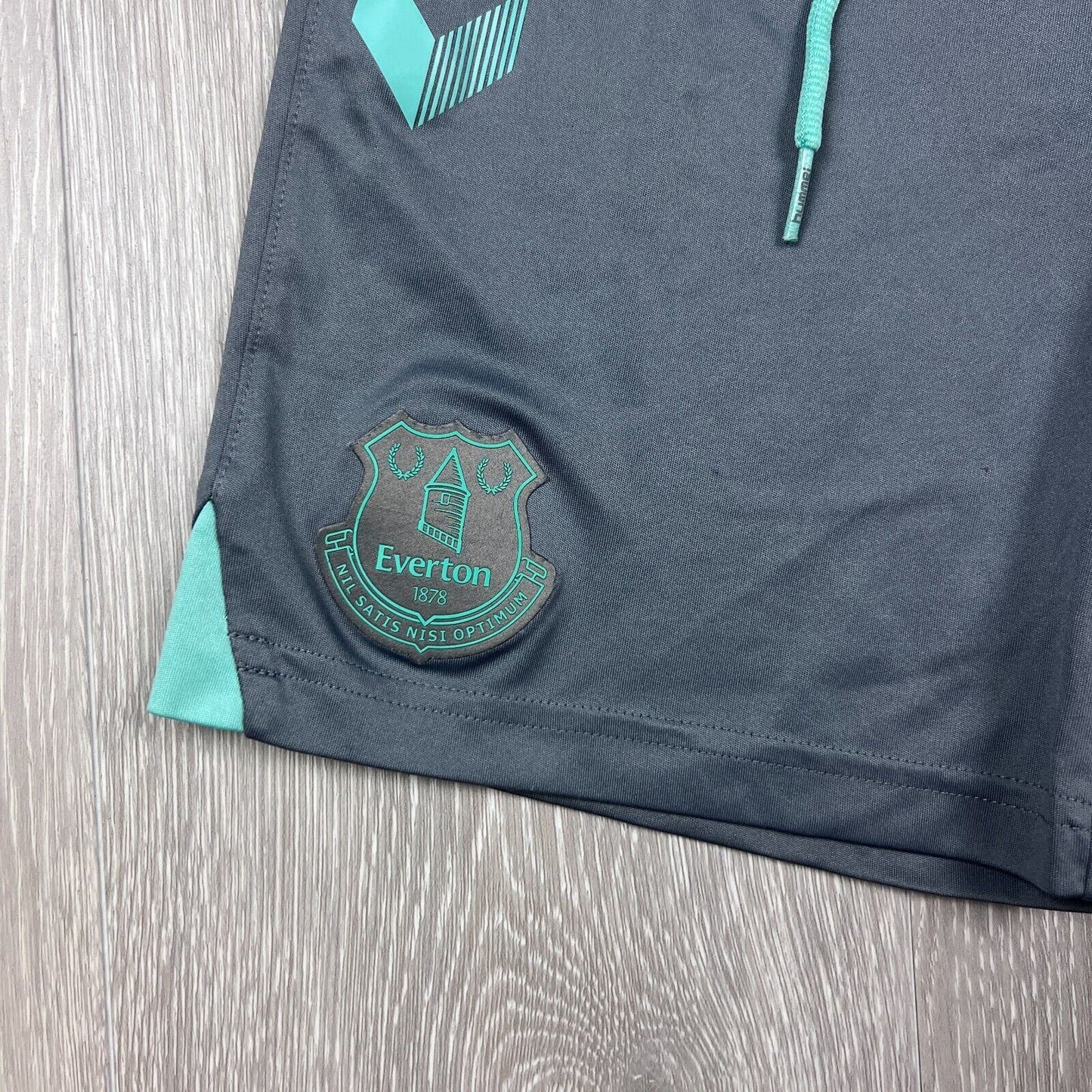 Hummel Everton FC Football Shorts Grey Kids Size 10 Years