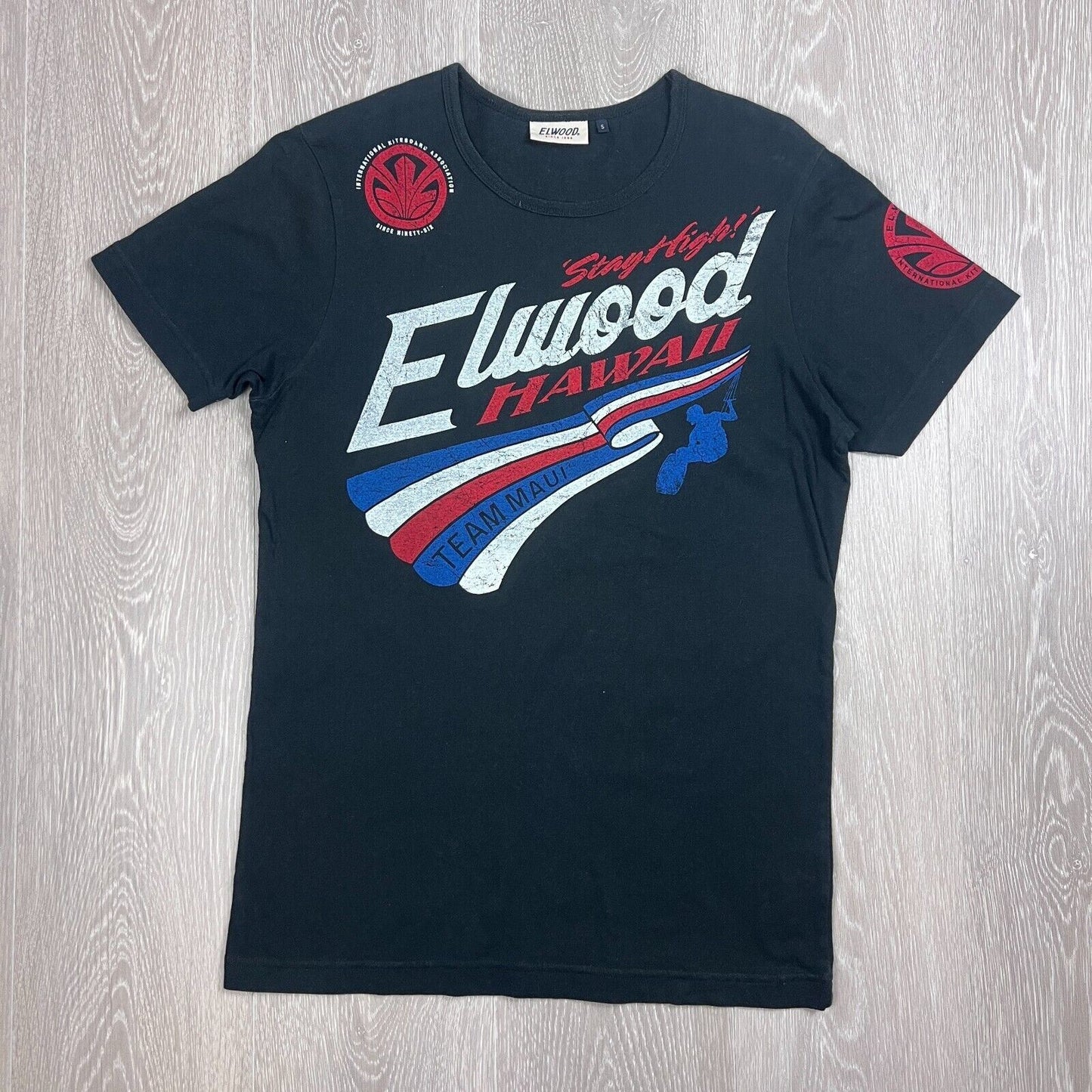 Elwood & Henleys Mens T-Shirt Bundle Size Small