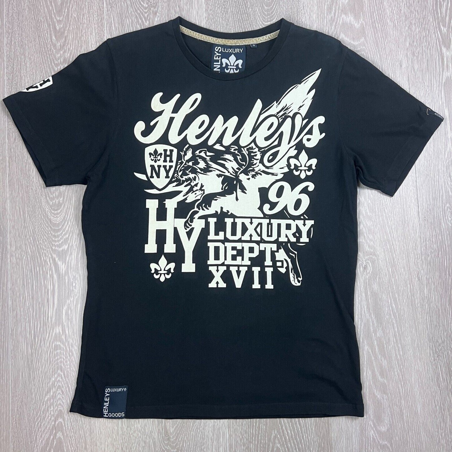 Elwood & Henleys Mens T-Shirt Bundle Size Small