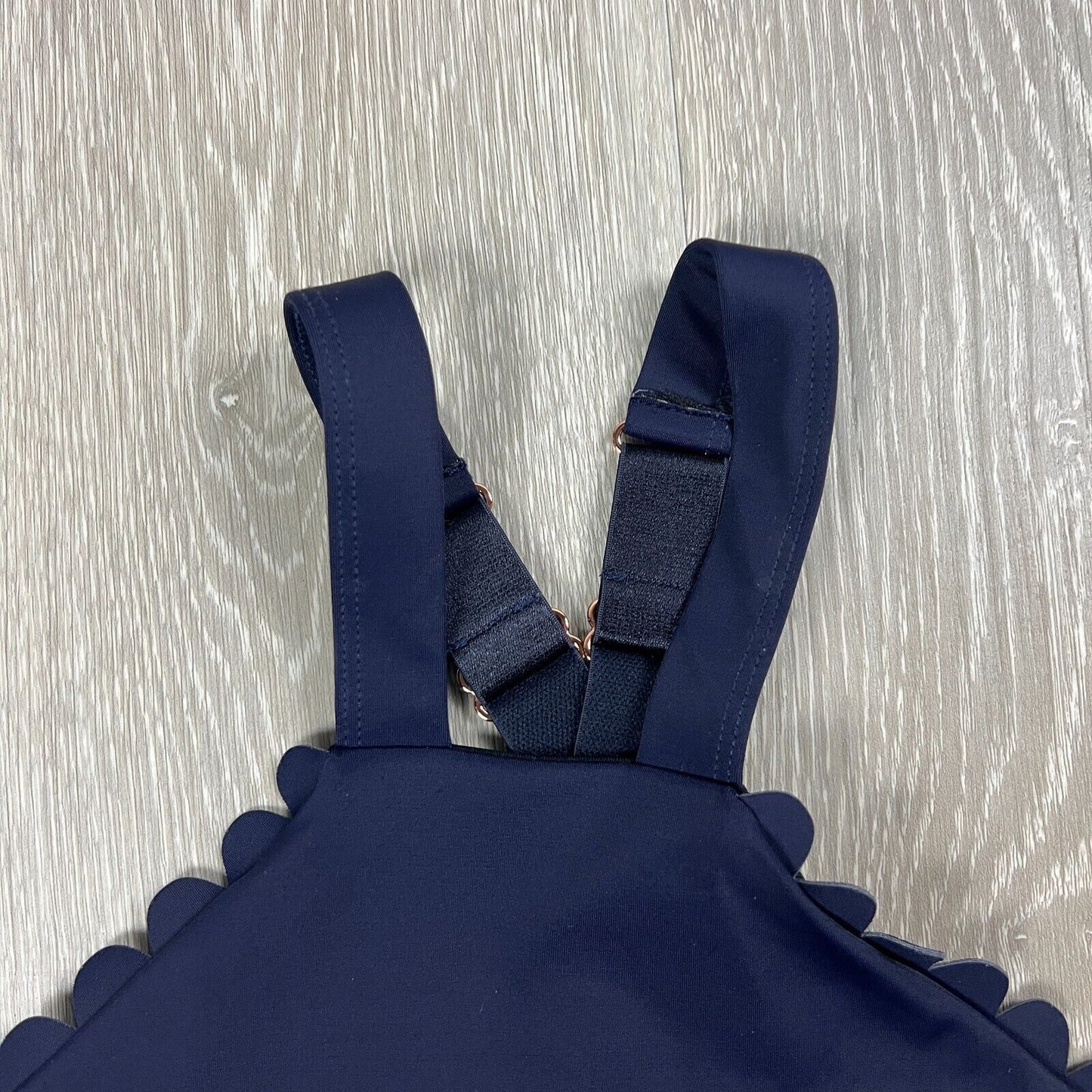 'L'URV' Women’s Navy Cross Strap Sports Bra Size Small