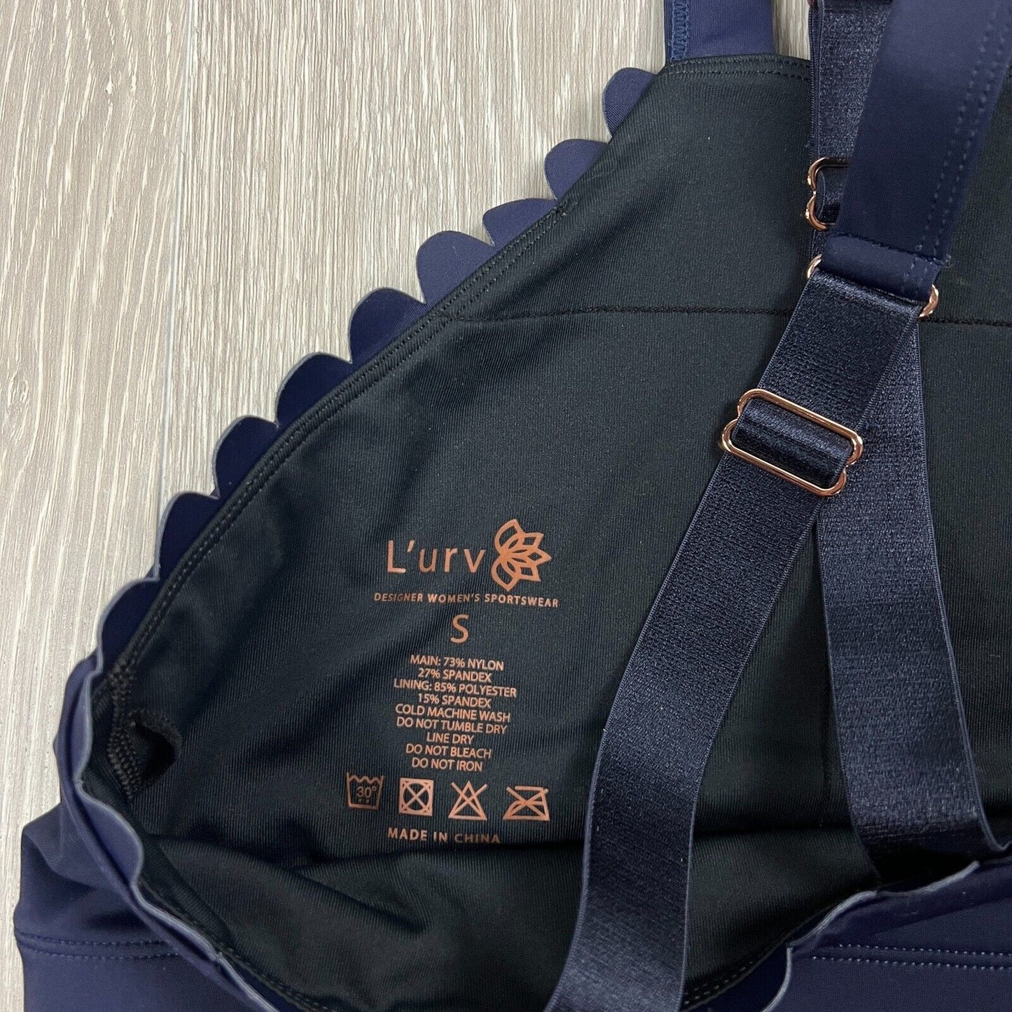 'L'URV' Women’s Navy Cross Strap Sports Bra Size Small
