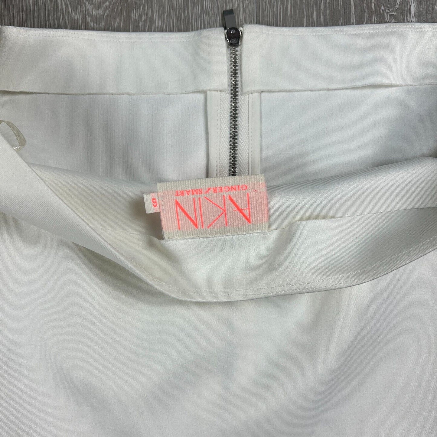 AKIN Ginger & Smart Womens White Top Size 6