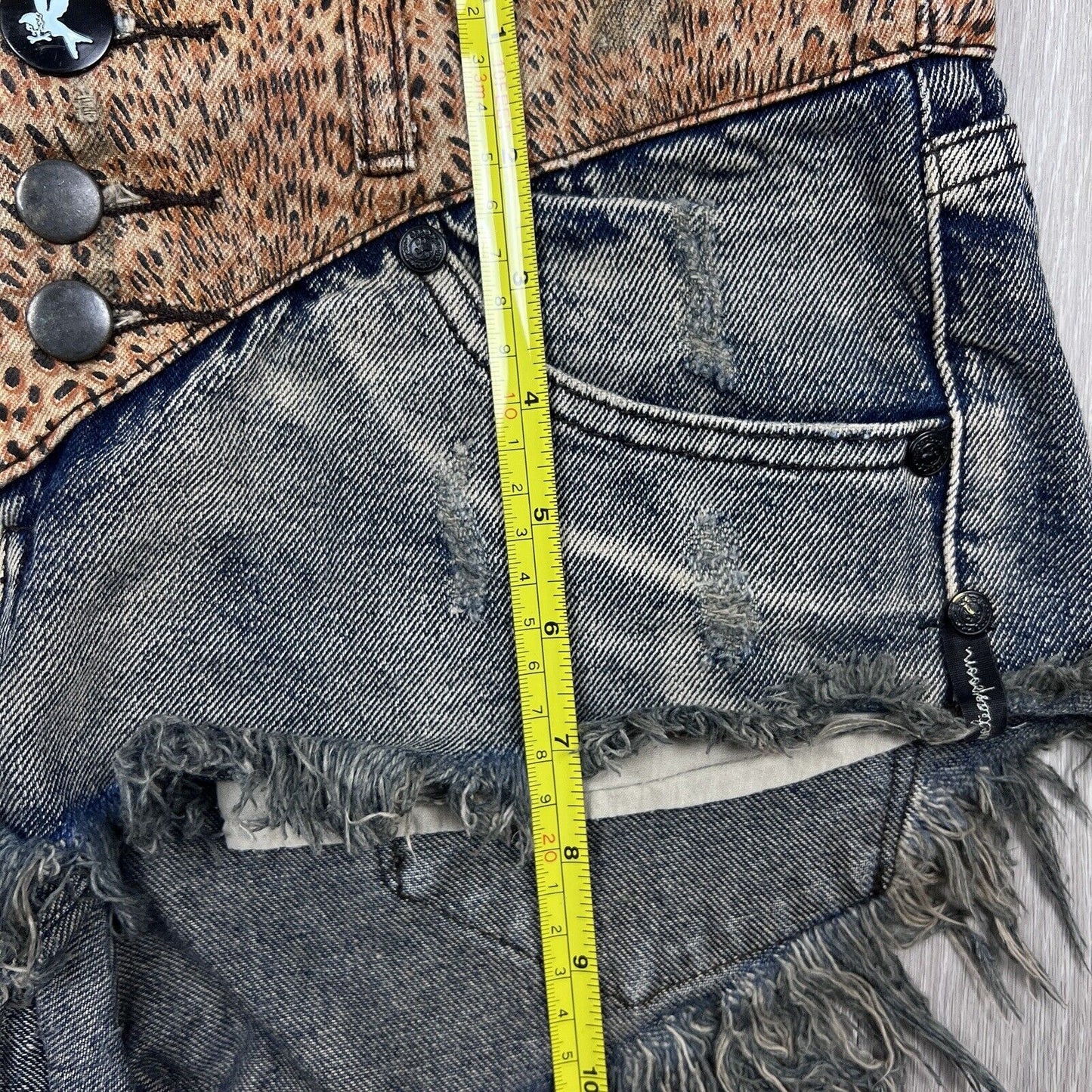 One Teaspoon Womens  Black Distressed Denim Shorts Size 28 Approx