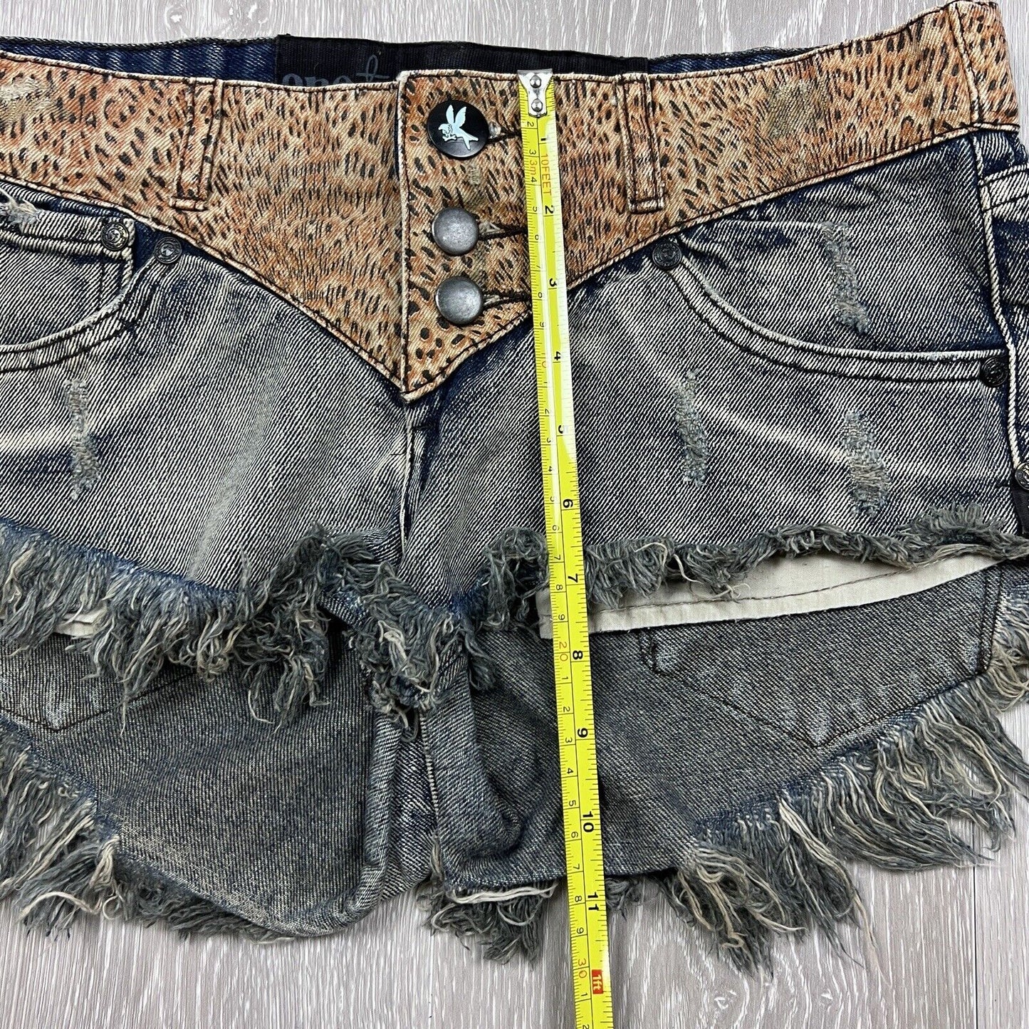 One Teaspoon Womens  Black Distressed Denim Shorts Size 28 Approx