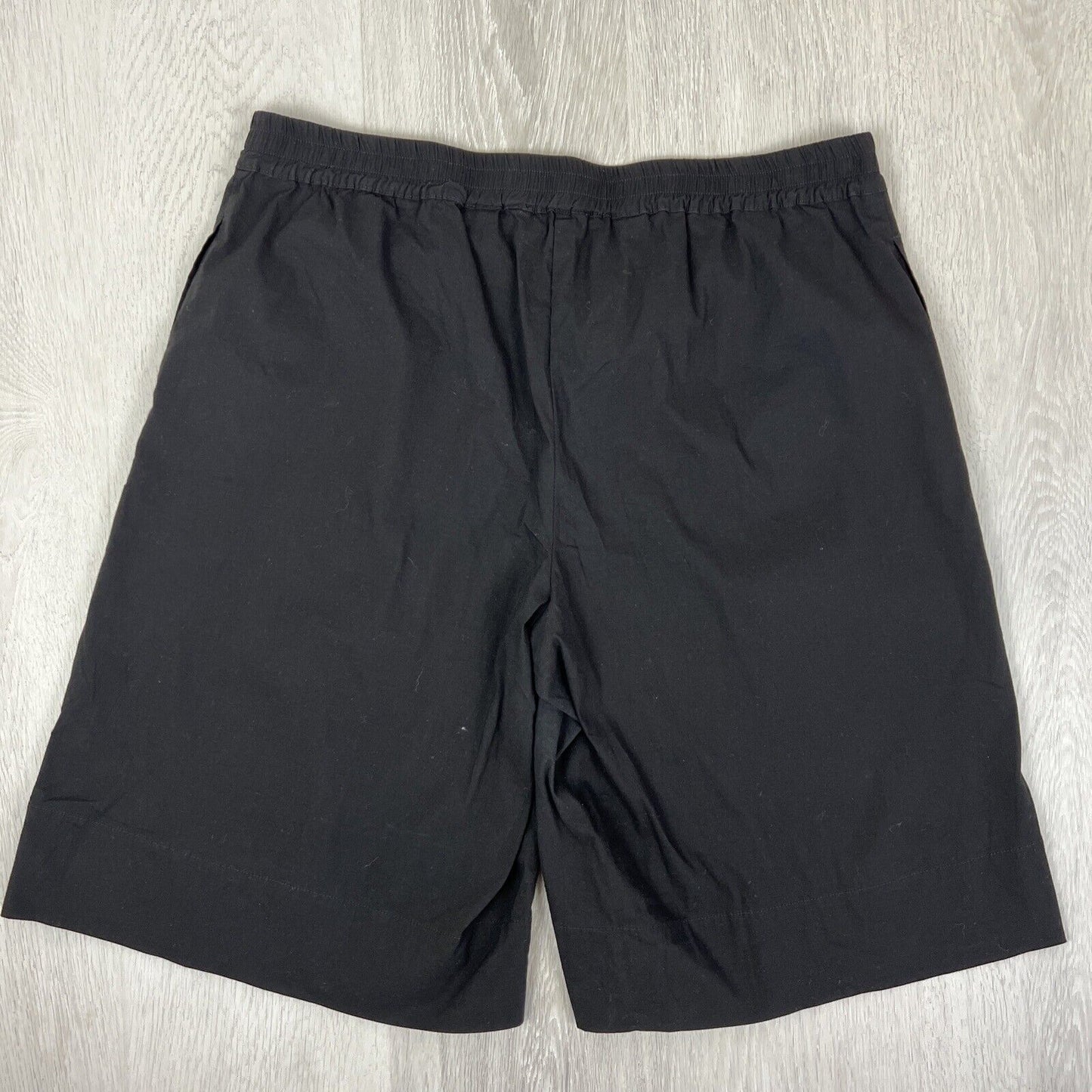 Mela Purdie Womens Black Lightweight Shorts Size 2XL / 18 AU