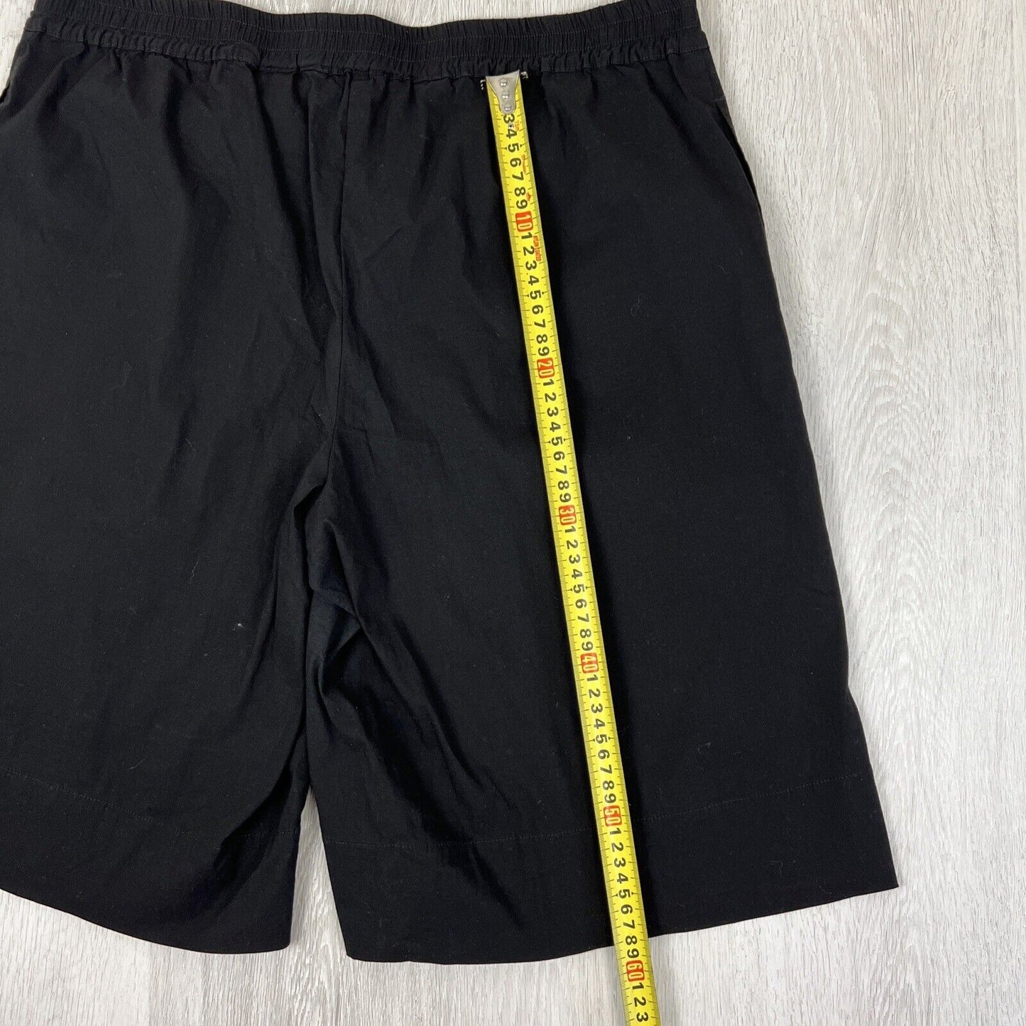 Mela Purdie Womens Black Lightweight Shorts Size 2XL / 18 AU