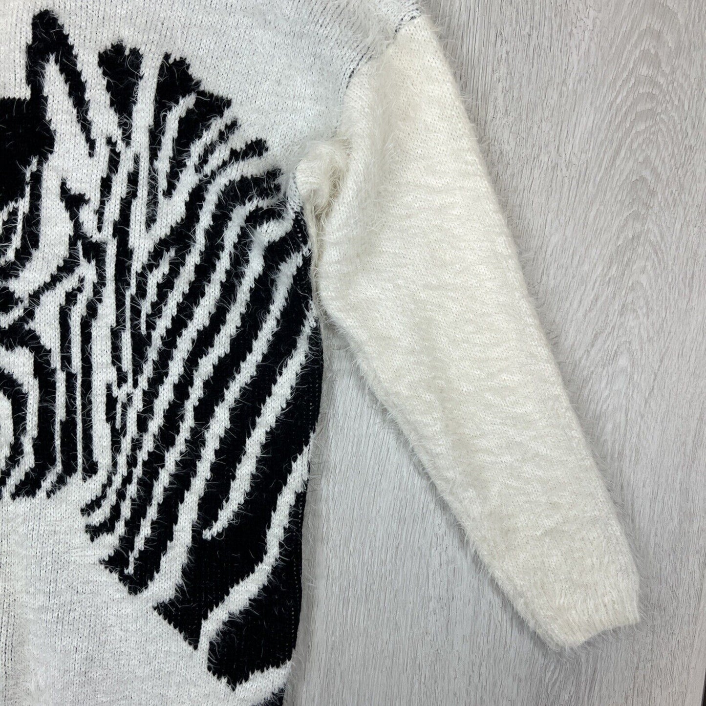 Factorie Womens Zebra Fluffy Knitted Pullover Jumper Size Small