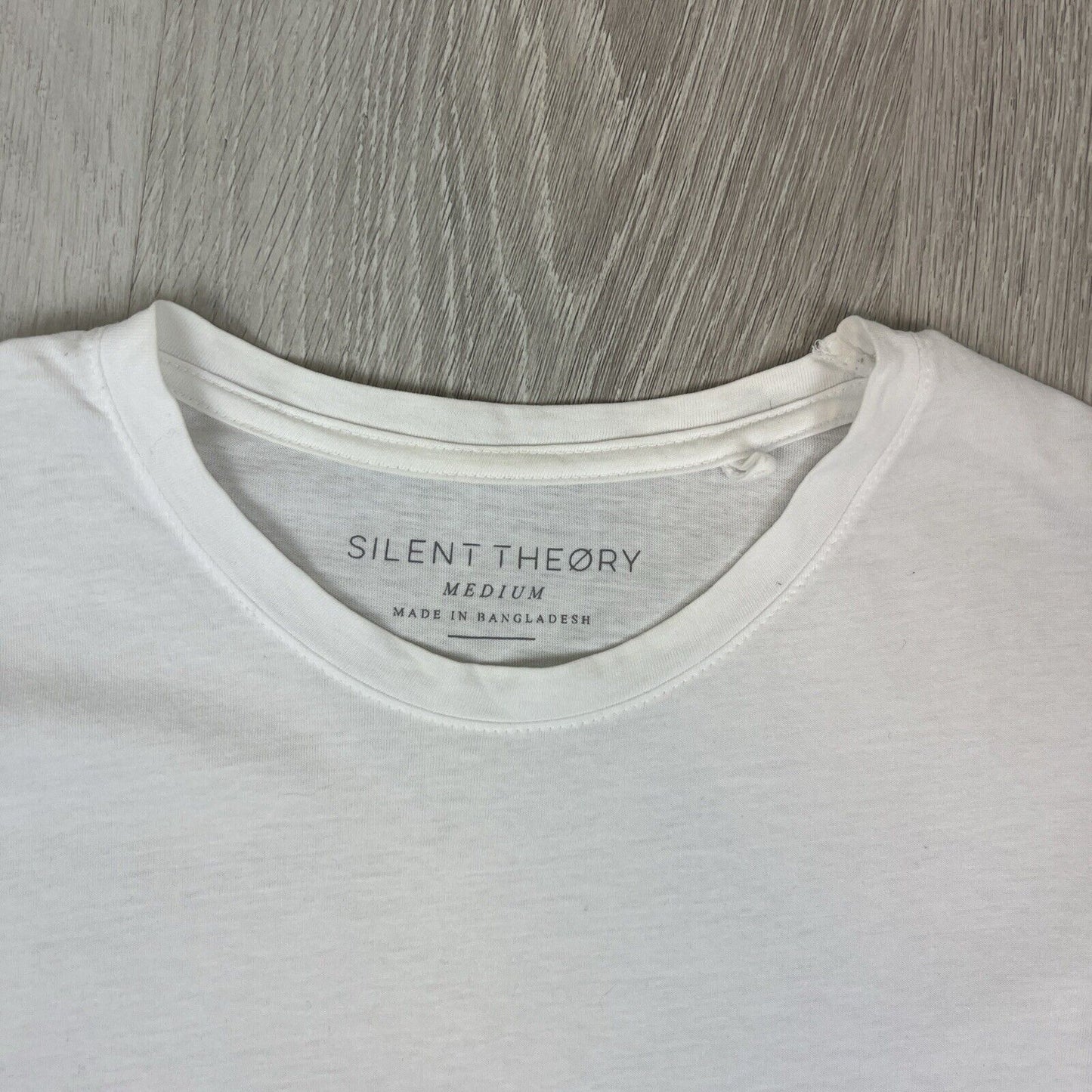 Silent Theory Mens White T-shirt Size Medium