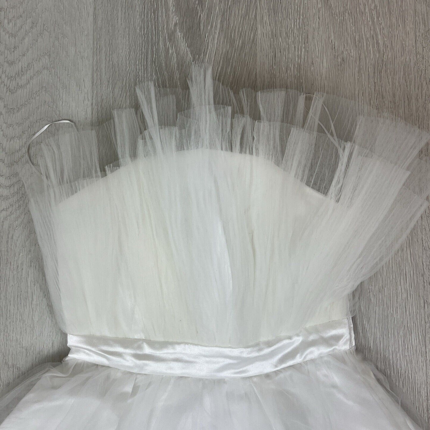 Showpo Womens White Party Cocktail Mini Ruffle Skirt Size 8 AU