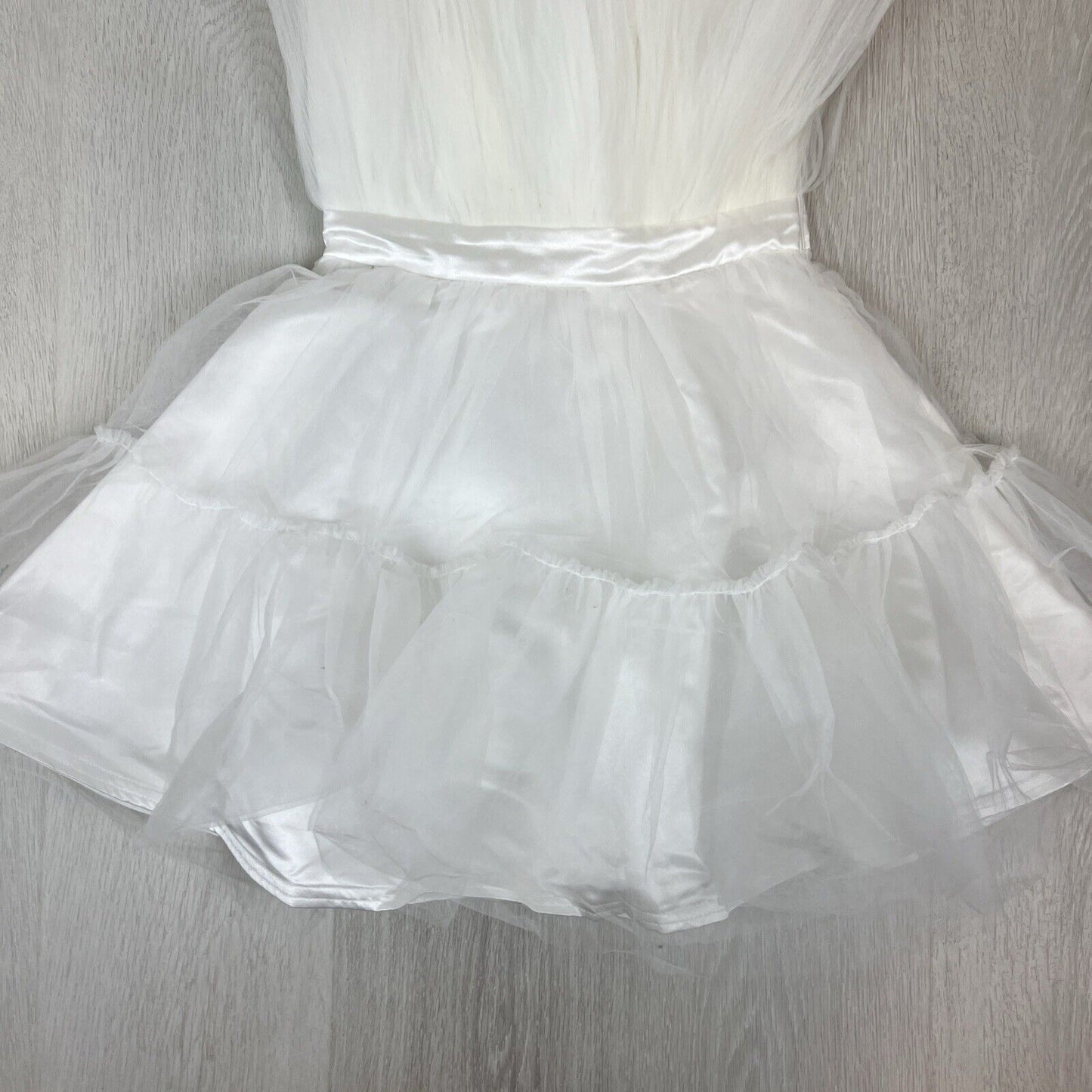 Showpo Womens White Party Cocktail Mini Ruffle Skirt Size 8 AU