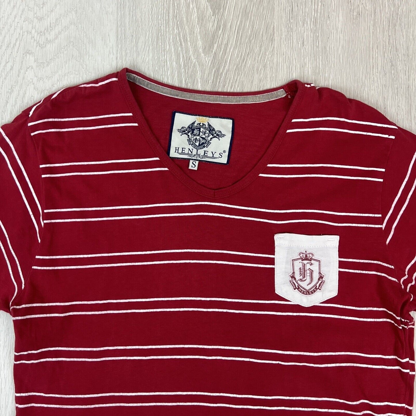 Henleys Mens Striped Red T-Shirt Size Small