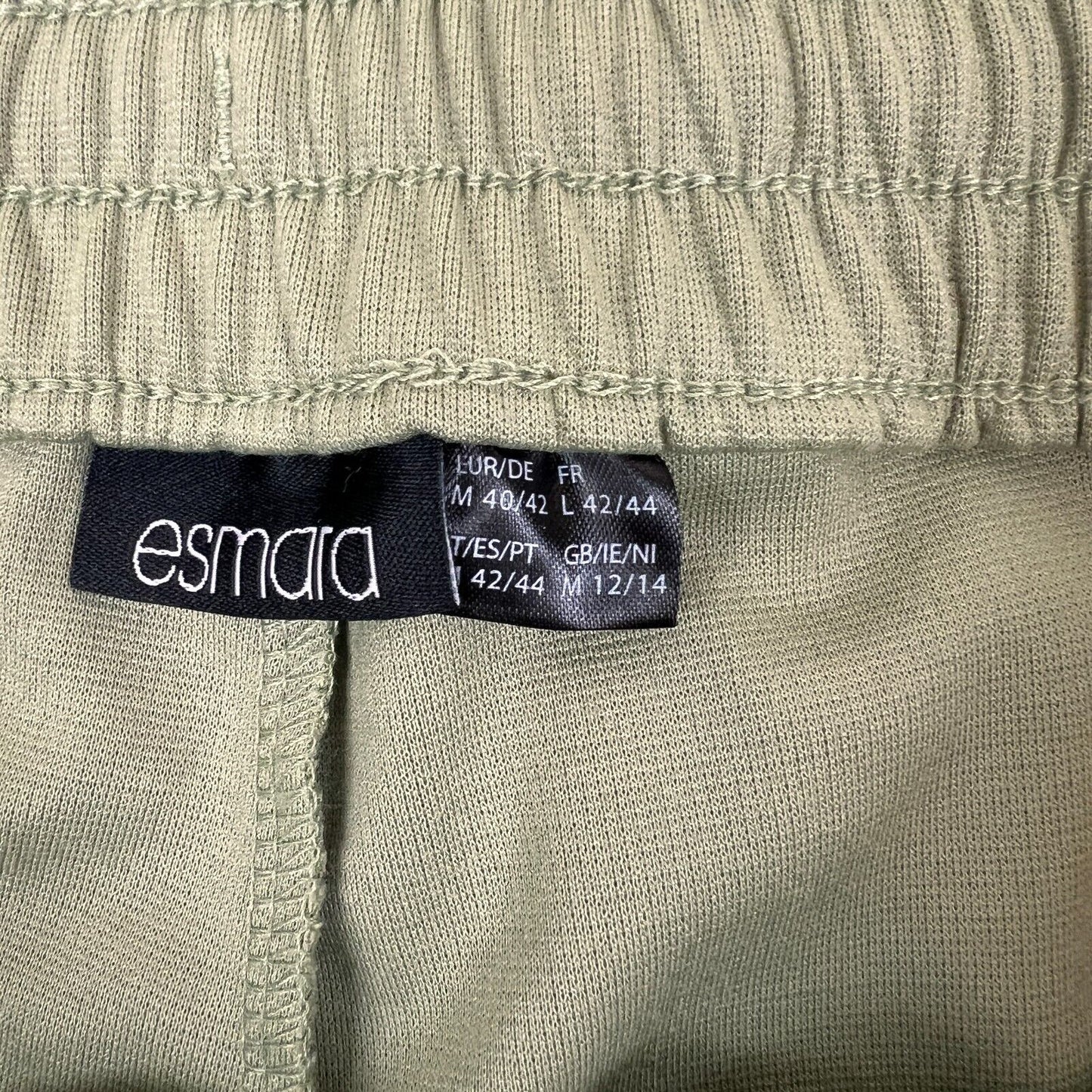 Esmara Womens Elastic Waist Khaki Green Shorts Size Medium