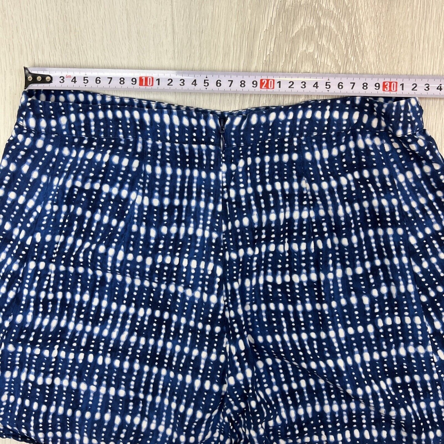 Tigerlily Womens Light 100% Rayon Shorts Size 8