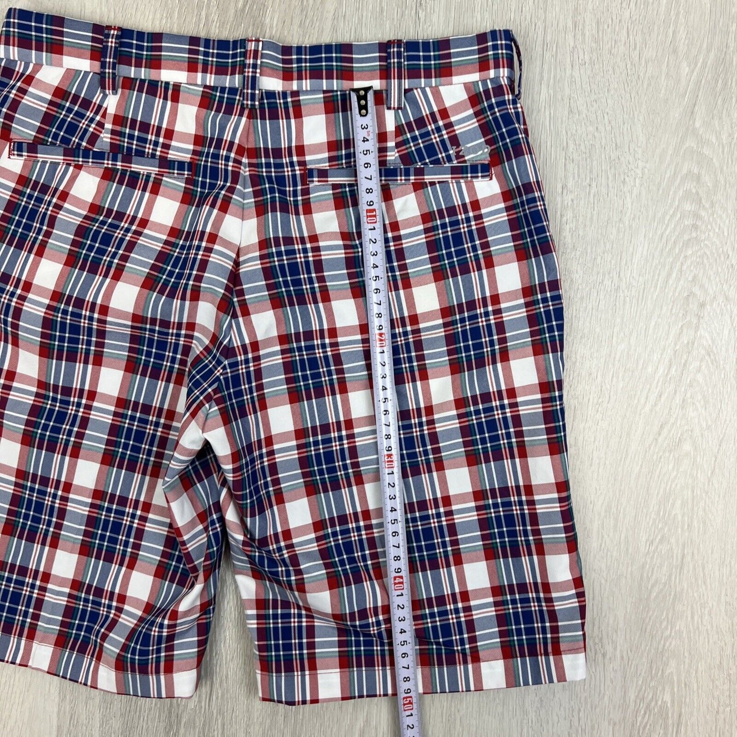 iZod Golf Mens Plaid Golf Shorts Size 32 (Like New)